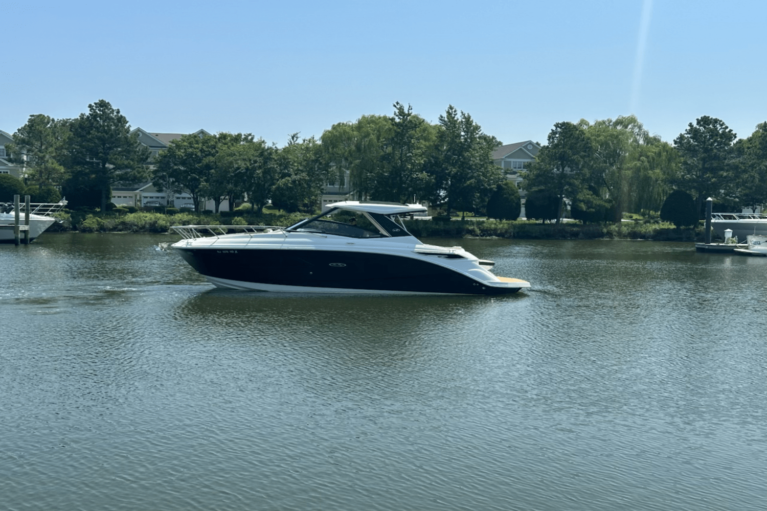 2023 Sea Ray 320 DA Image Thumbnail #5