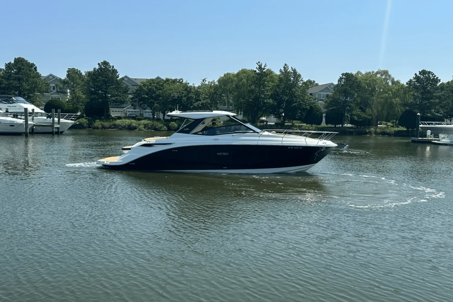 2023 Sea Ray 320 DA Image Thumbnail #1