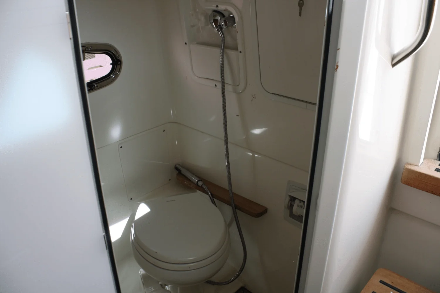 2018 Boston Whaler 38 OR Image Thumbnail #38