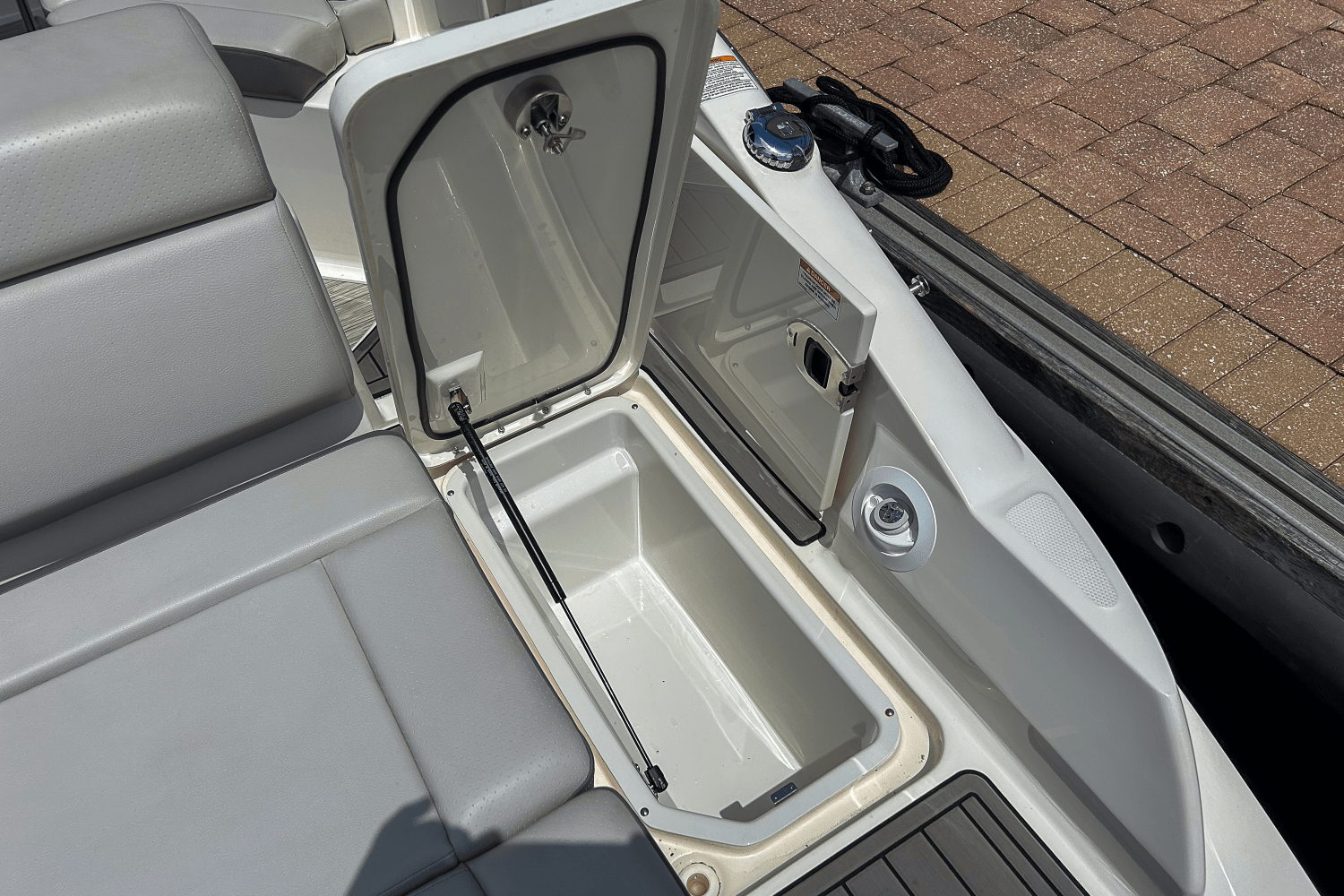2023 Sea Ray 270 SDX OUTBOARD Image Thumbnail #44