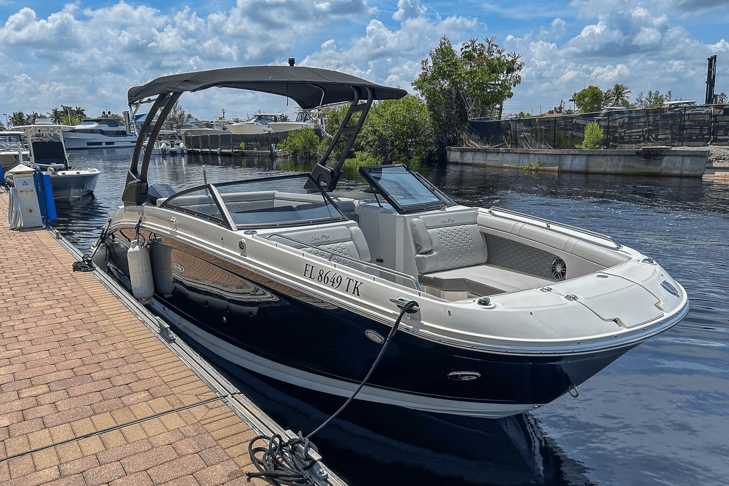 2023 Sea Ray 270 SDX OUTBOARD Image Thumbnail #12