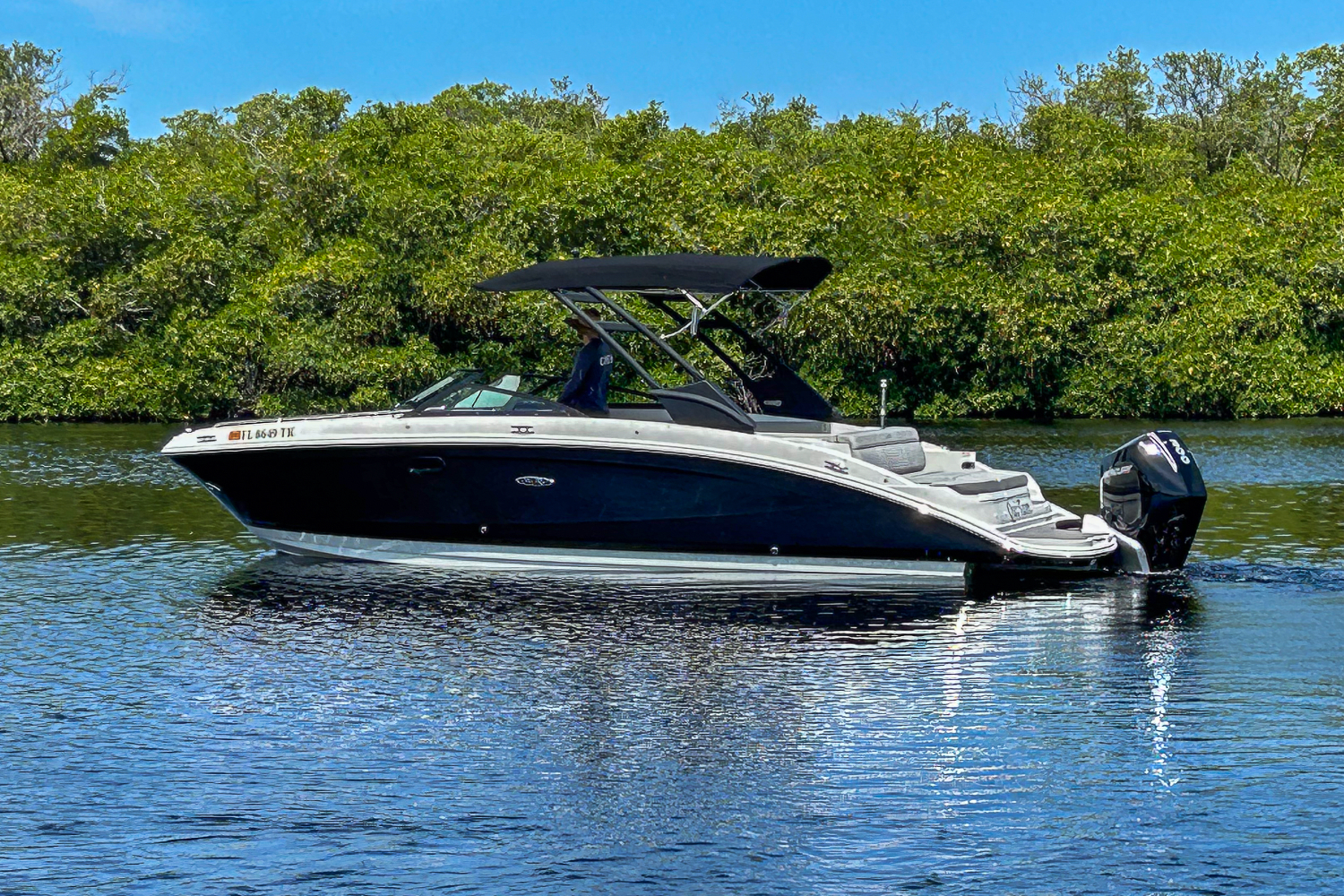 2023 Sea Ray 270 SDX OUTBOARD Image Thumbnail #6