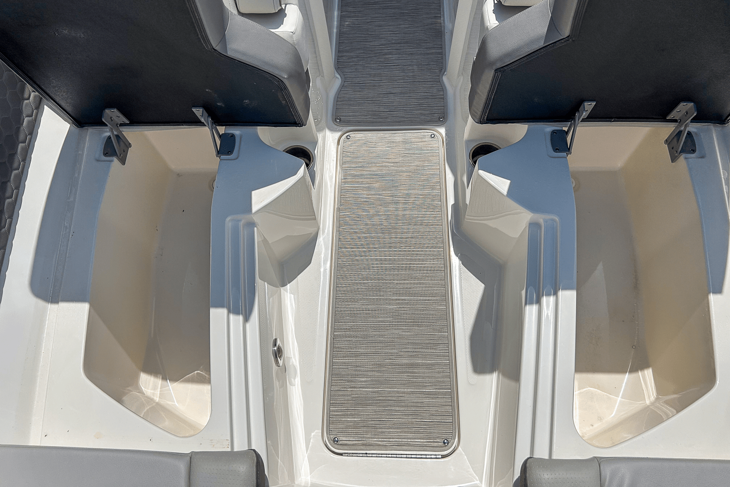 2023 Sea Ray 270 SDX OUTBOARD Image Thumbnail #39
