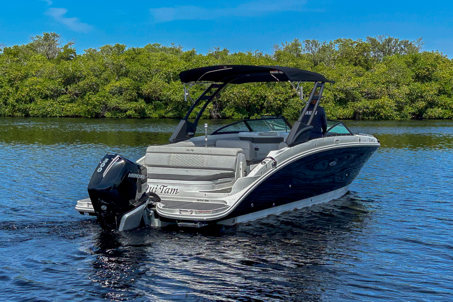 2023 Sea Ray 270 SDX OUTBOARD Image Thumbnail #2