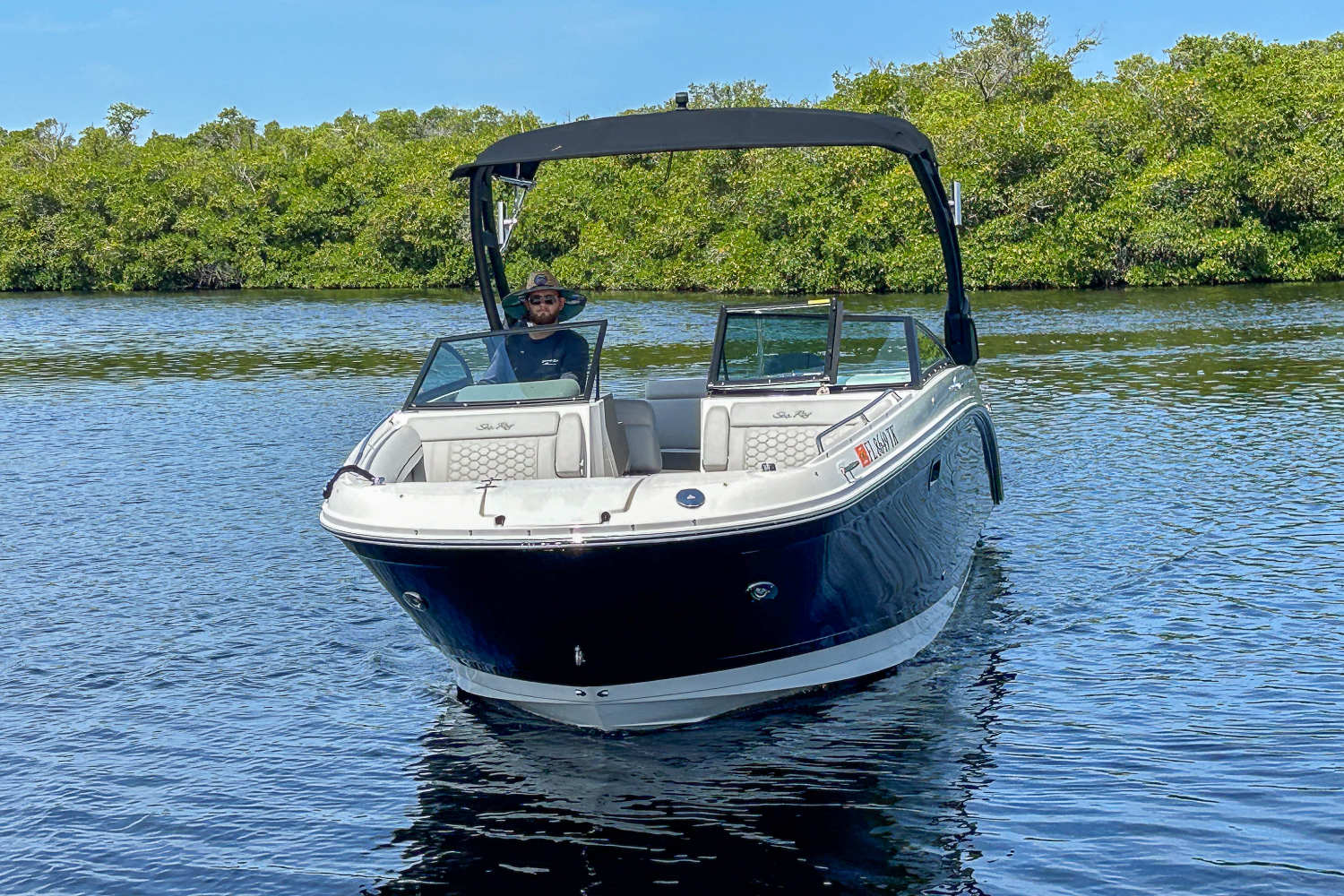 2023 Sea Ray 270 SDX OUTBOARD Image Thumbnail #8