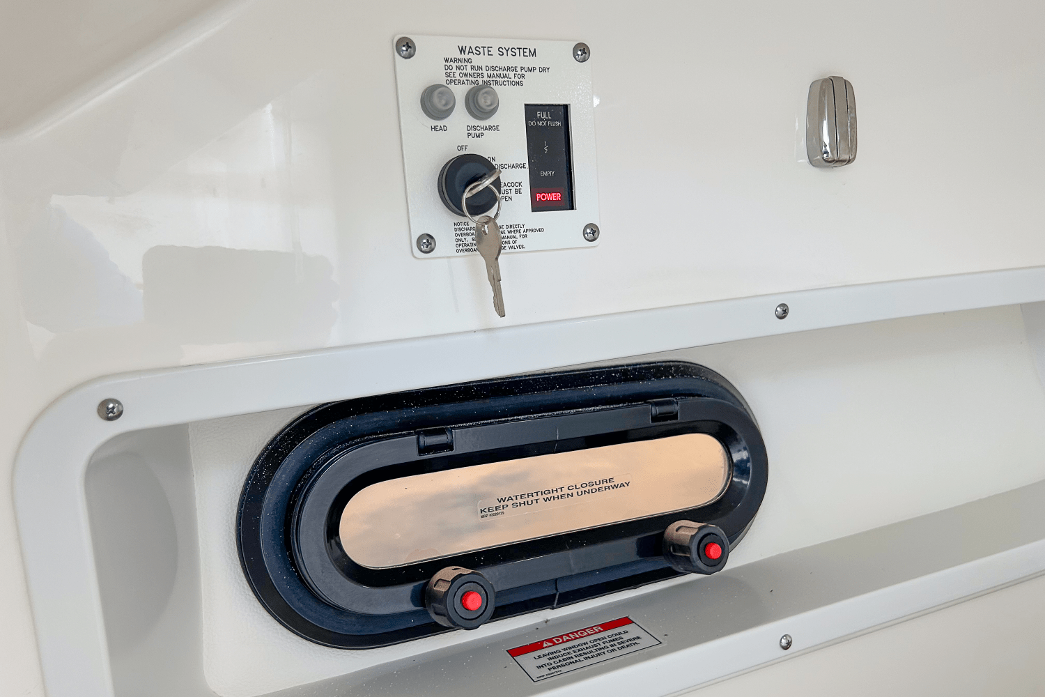 2023 Sea Ray 270 SDX OUTBOARD Image Thumbnail #34