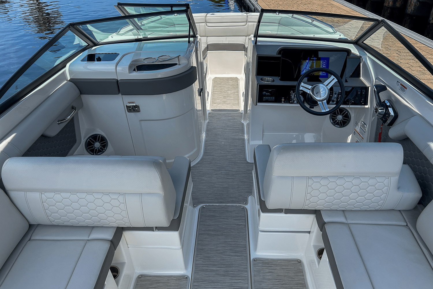 2023 Sea Ray 270 SDX OUTBOARD Image Thumbnail #20