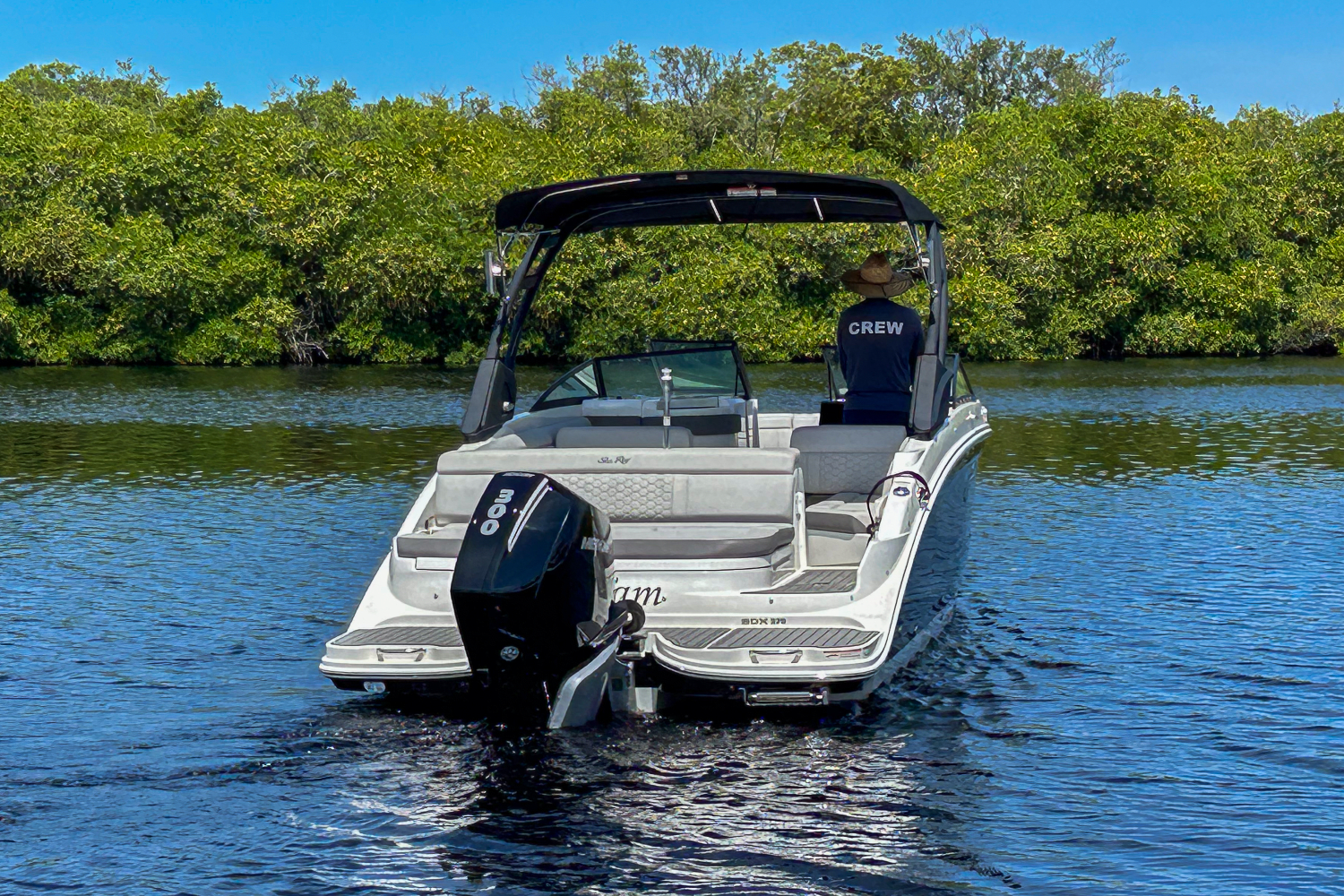 2023 Sea Ray 270 SDX OUTBOARD Image Thumbnail #3