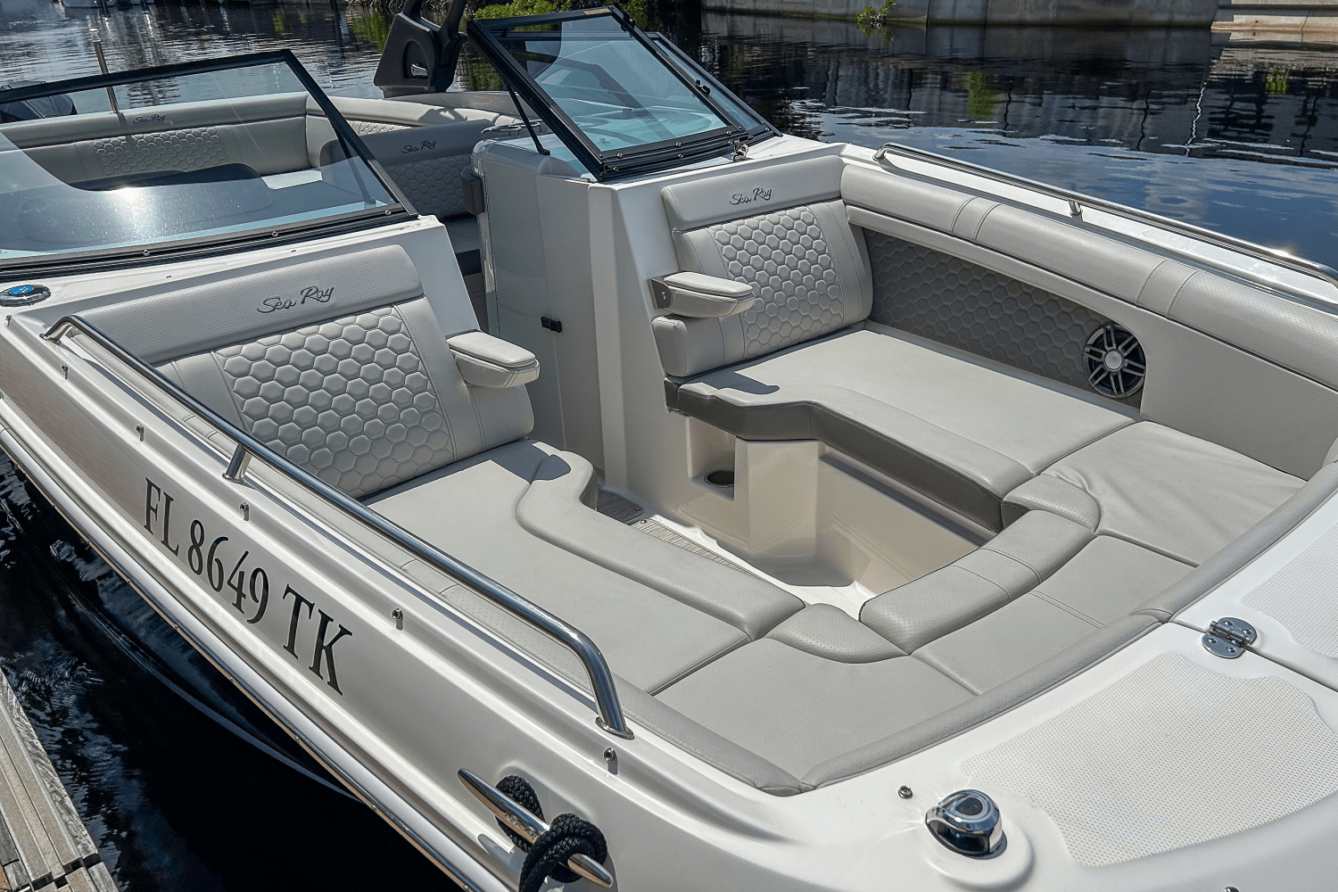 2023 Sea Ray 270 SDX OUTBOARD Image Thumbnail #32