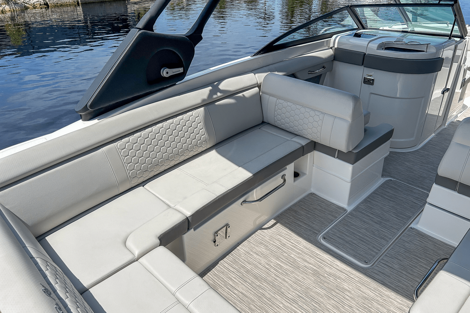 2023 Sea Ray 270 SDX OUTBOARD Image Thumbnail #18