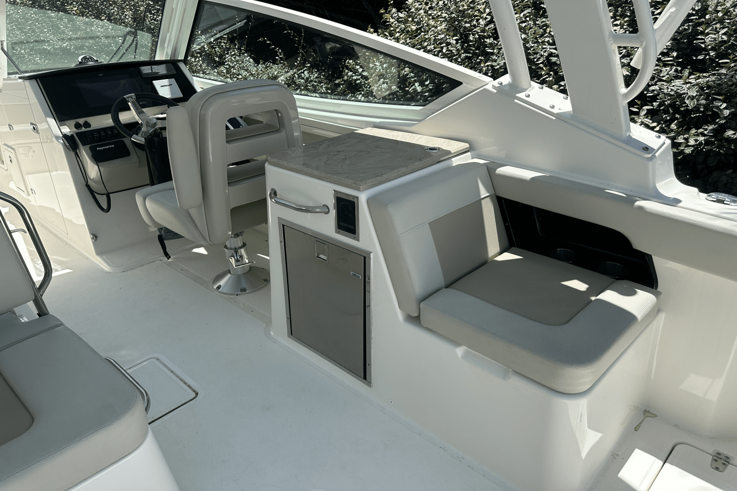 2022 Boston Whaler 280 VANTAGE Image Thumbnail #8