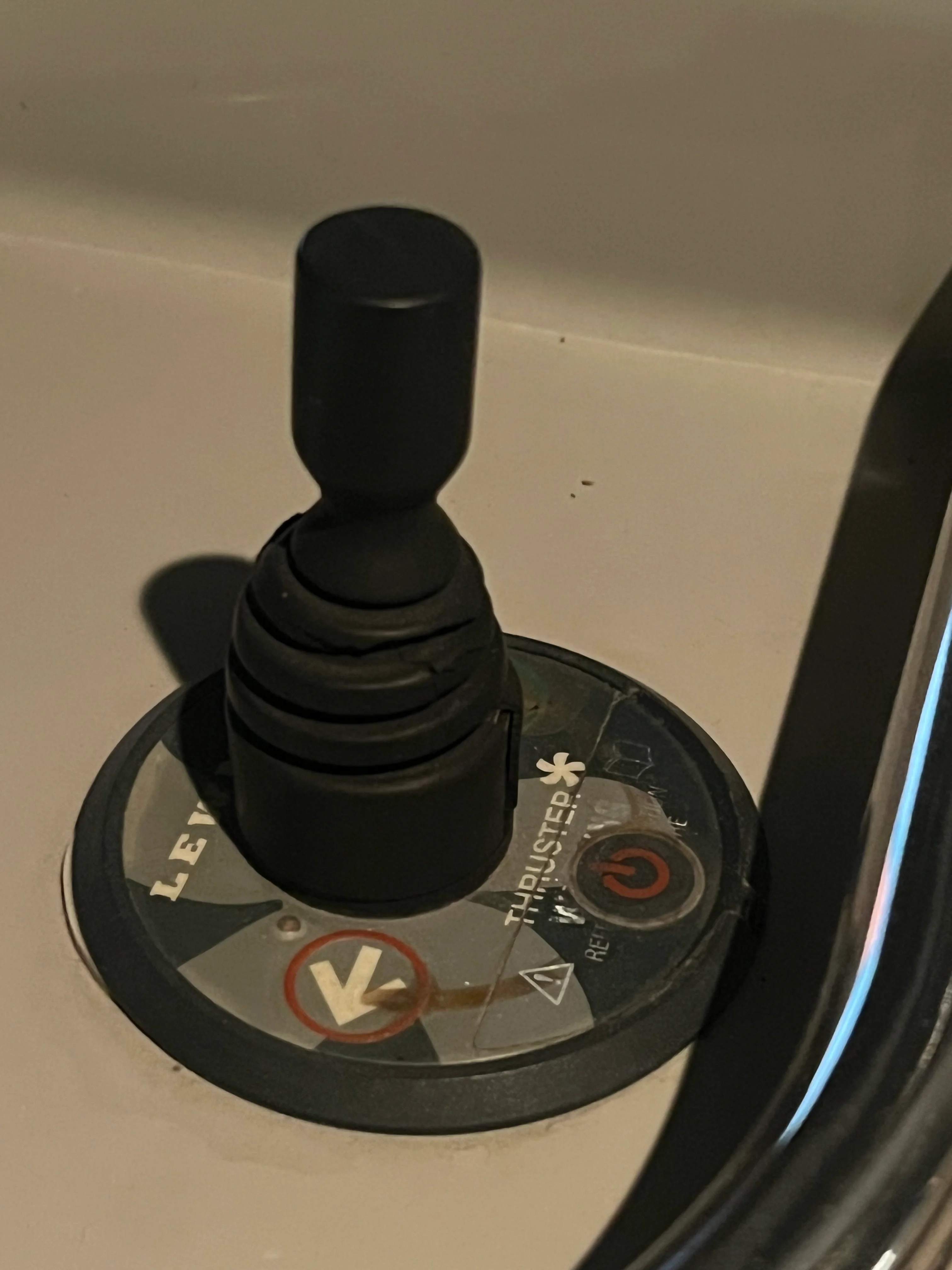 2005 Formula 34 PC Image Thumbnail #27