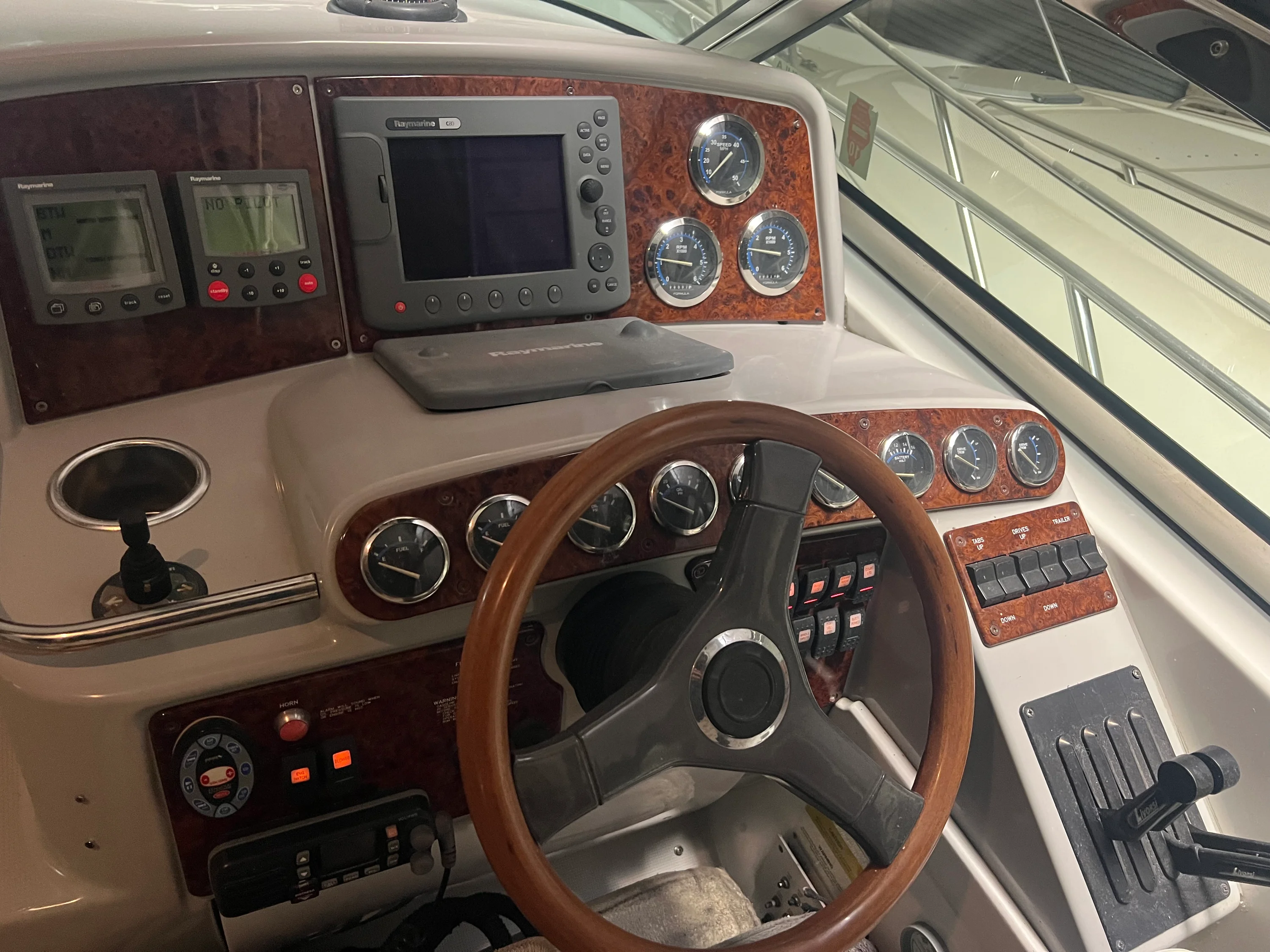 2005 Formula 34 PC Image Thumbnail #23