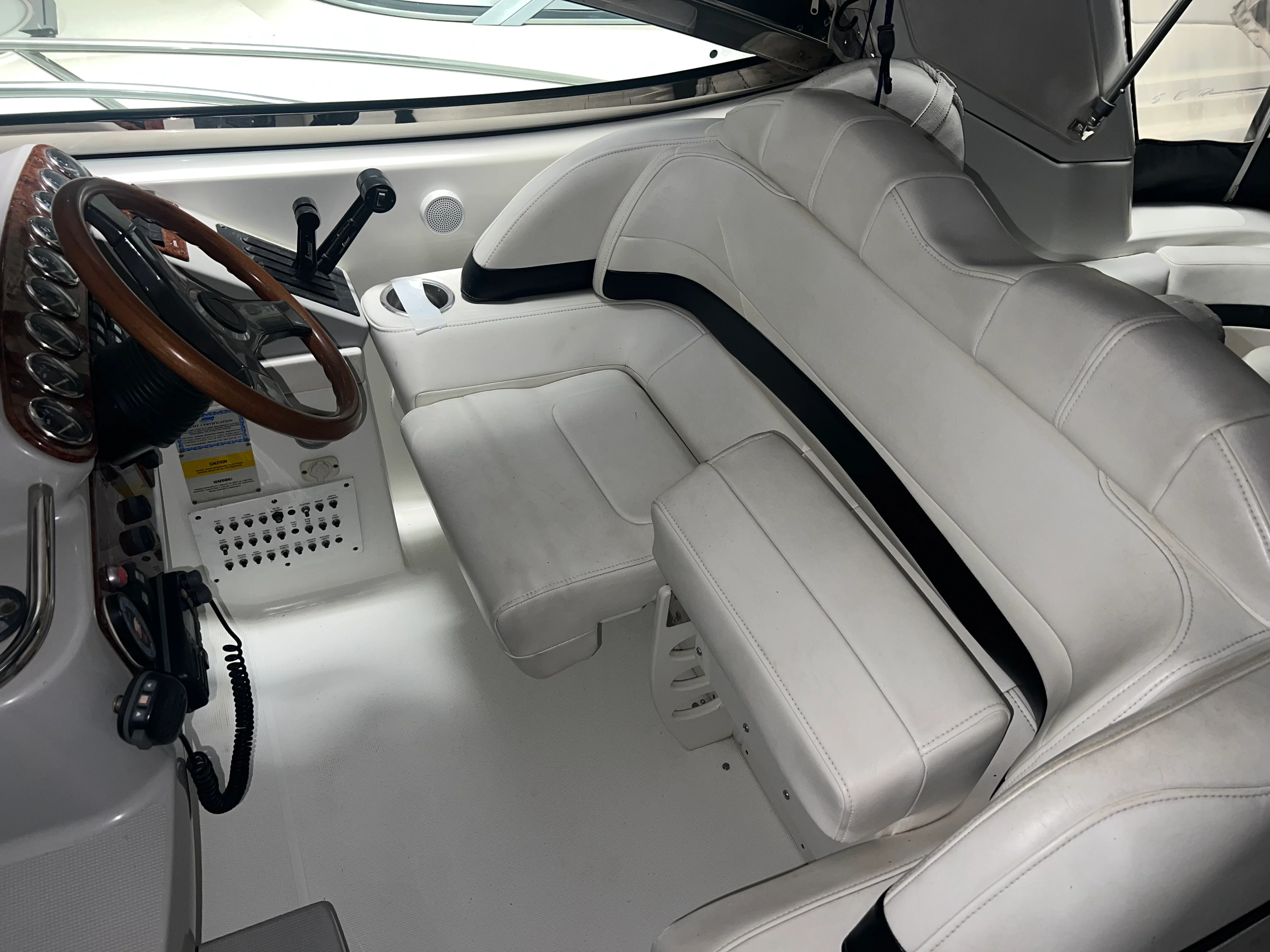 2005 Formula 34 PC Image Thumbnail #17