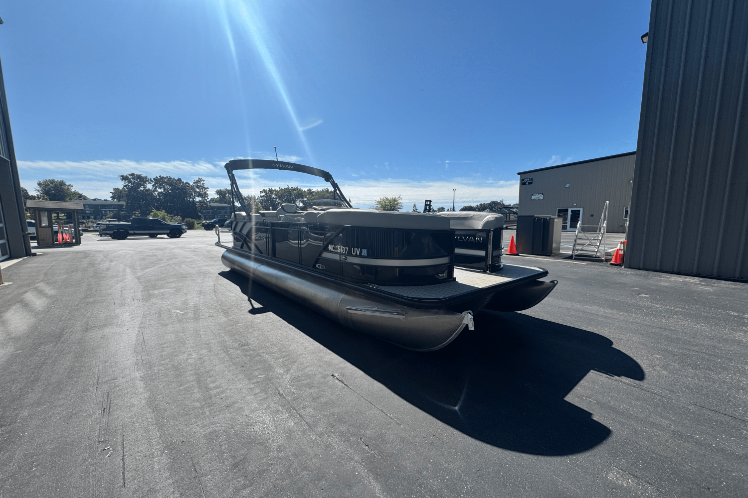 2022 Sylvan L3 LZ Image Thumbnail #5