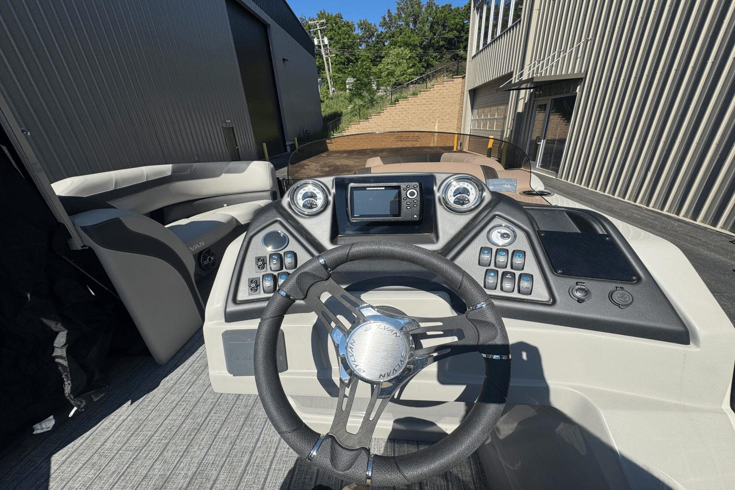 2022 Sylvan L3 LZ Image Thumbnail #14