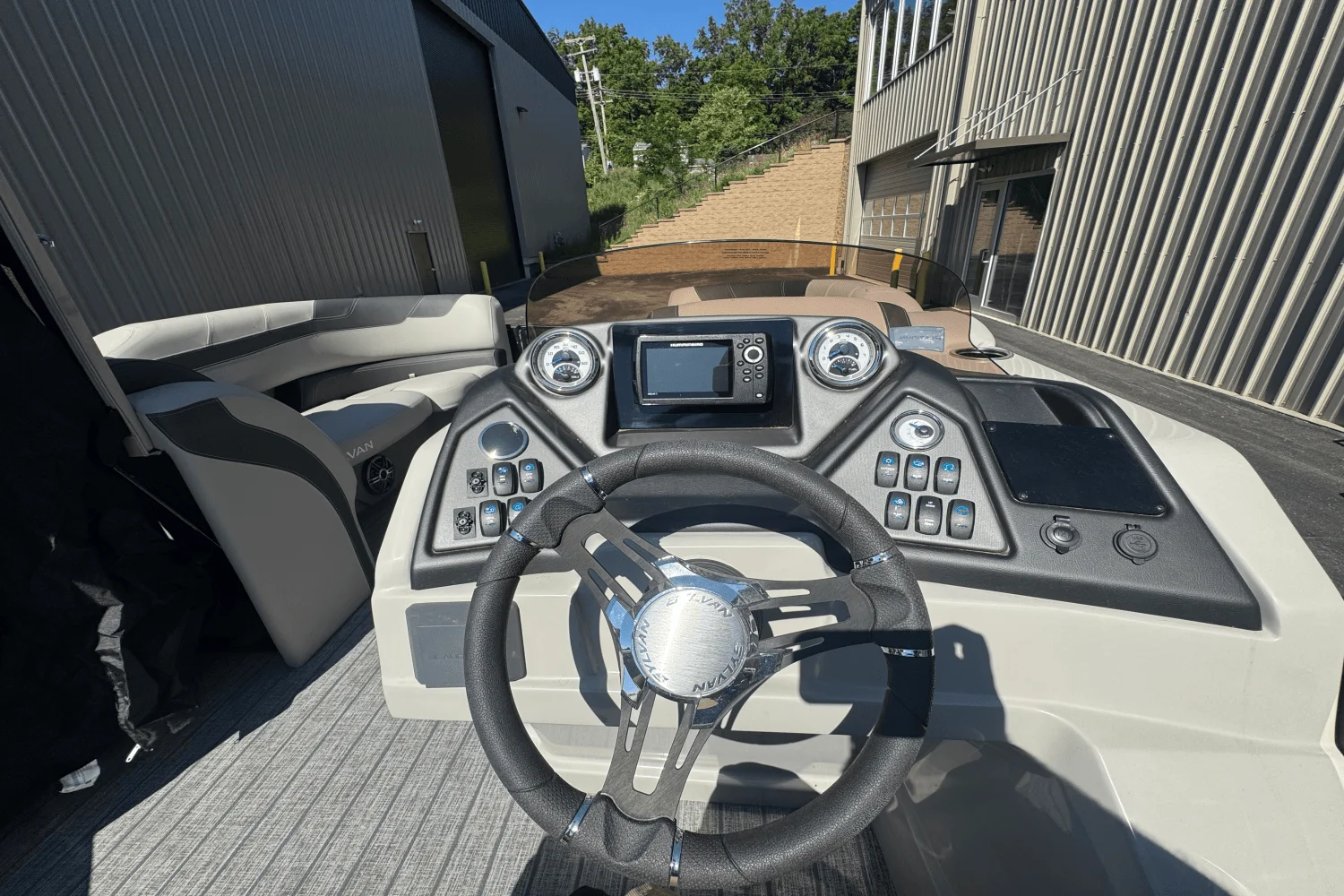 2022 Sylvan L3 LZ Image Thumbnail #14