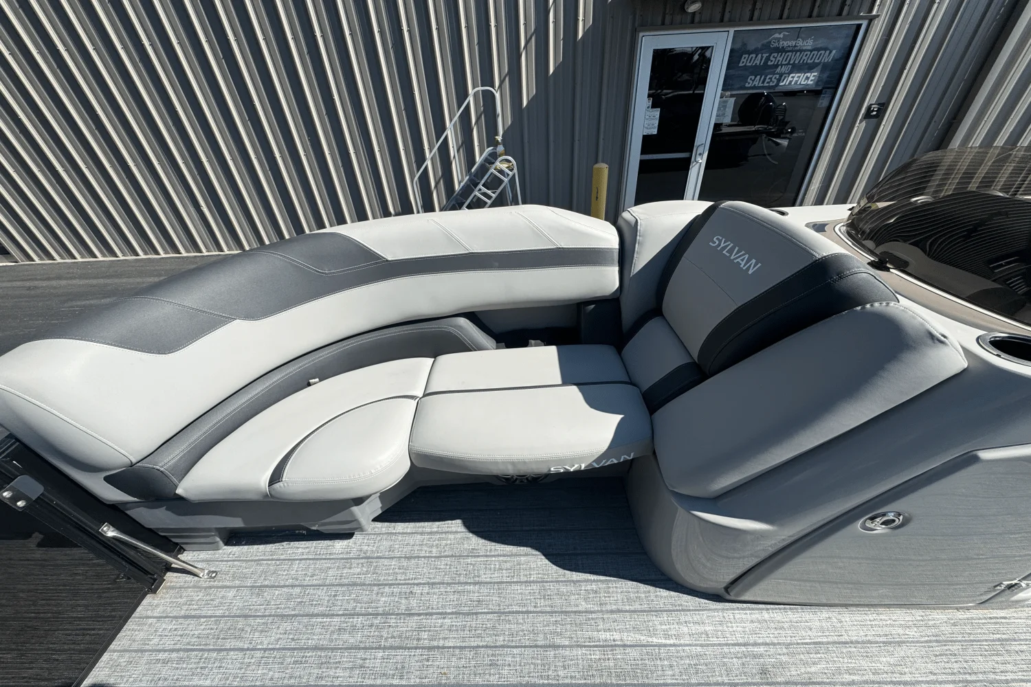 2022 Sylvan L3 LZ Image Thumbnail #11