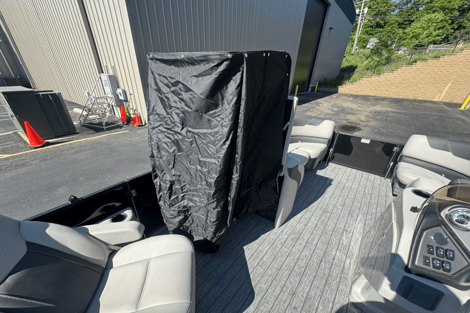 2022 Sylvan L3 LZ Image Thumbnail #17