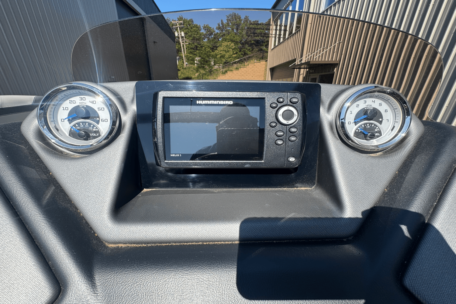 2022 Sylvan L3 LZ Image Thumbnail #15