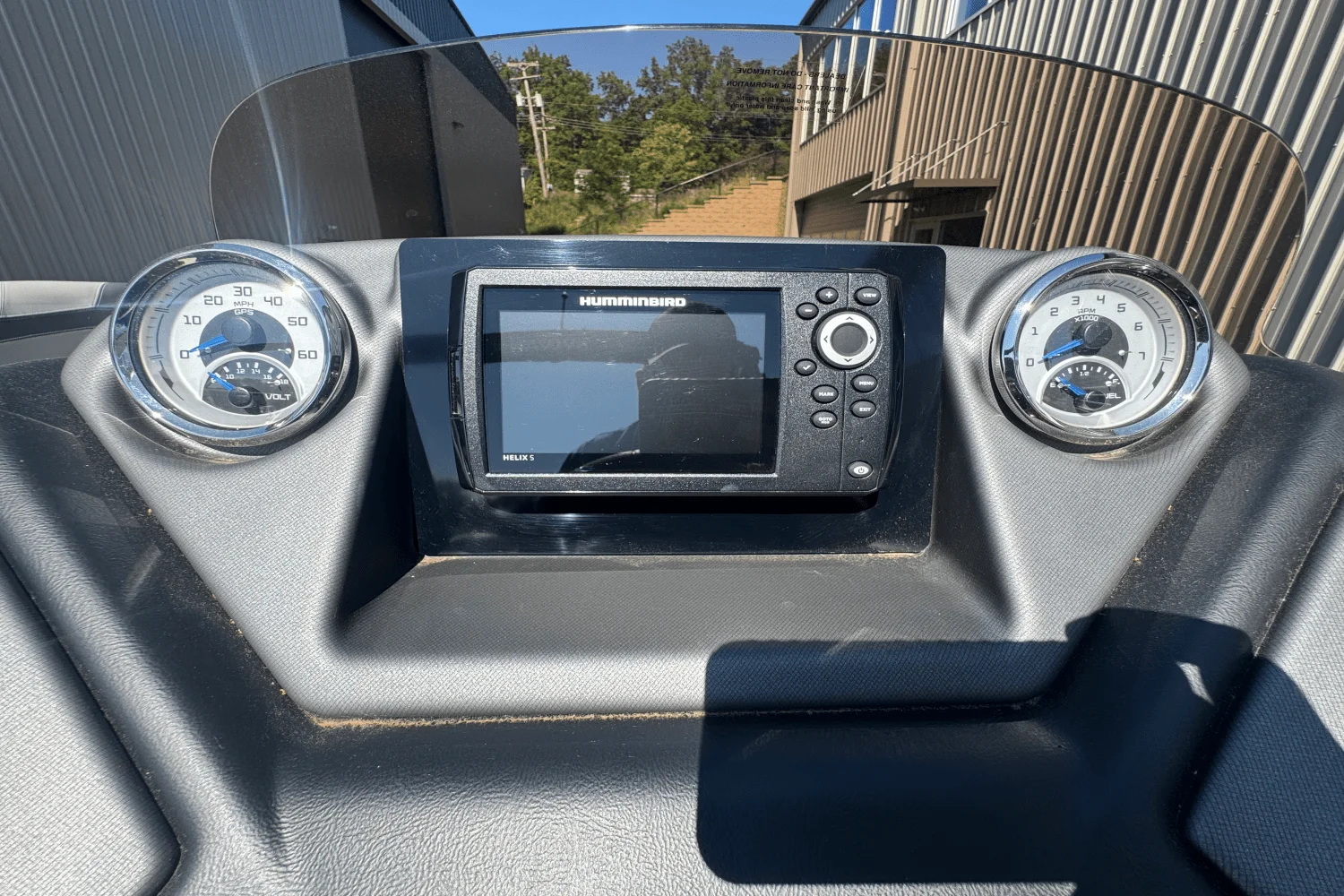 2022 Sylvan L3 LZ Image Thumbnail #15