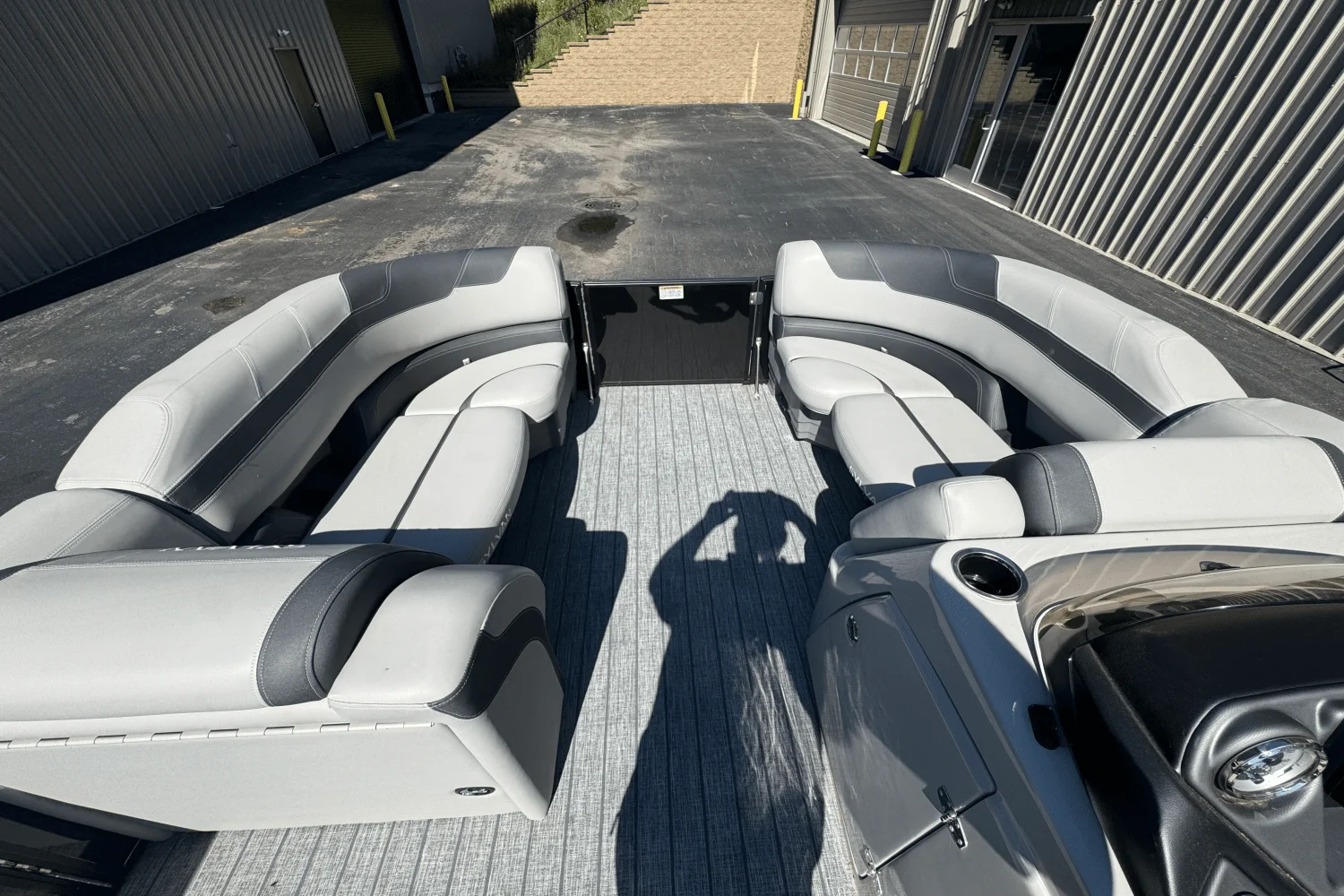 2022 Sylvan L3 LZ Image Thumbnail #18