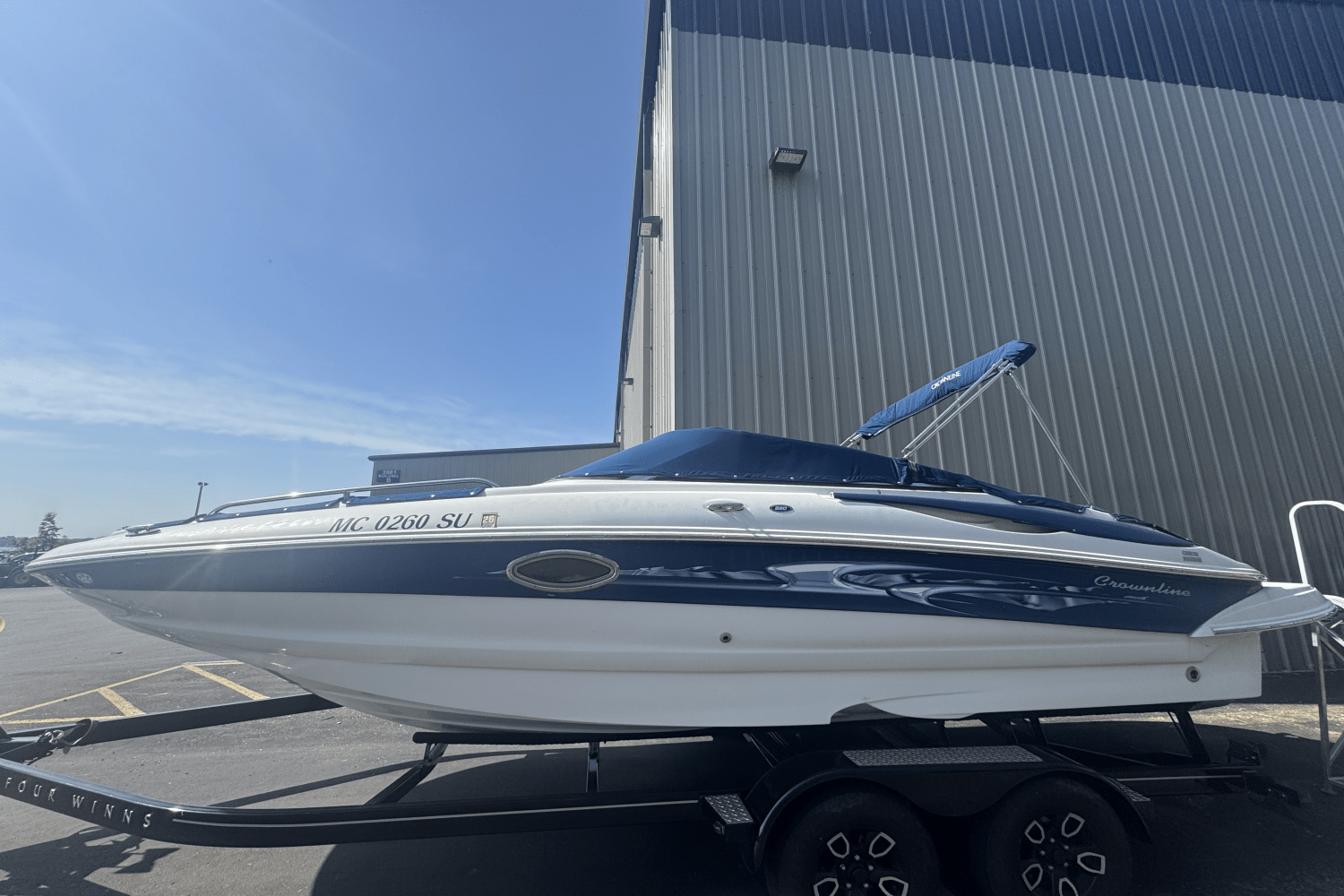 2005 Crownline 220 EX Image Thumbnail #2