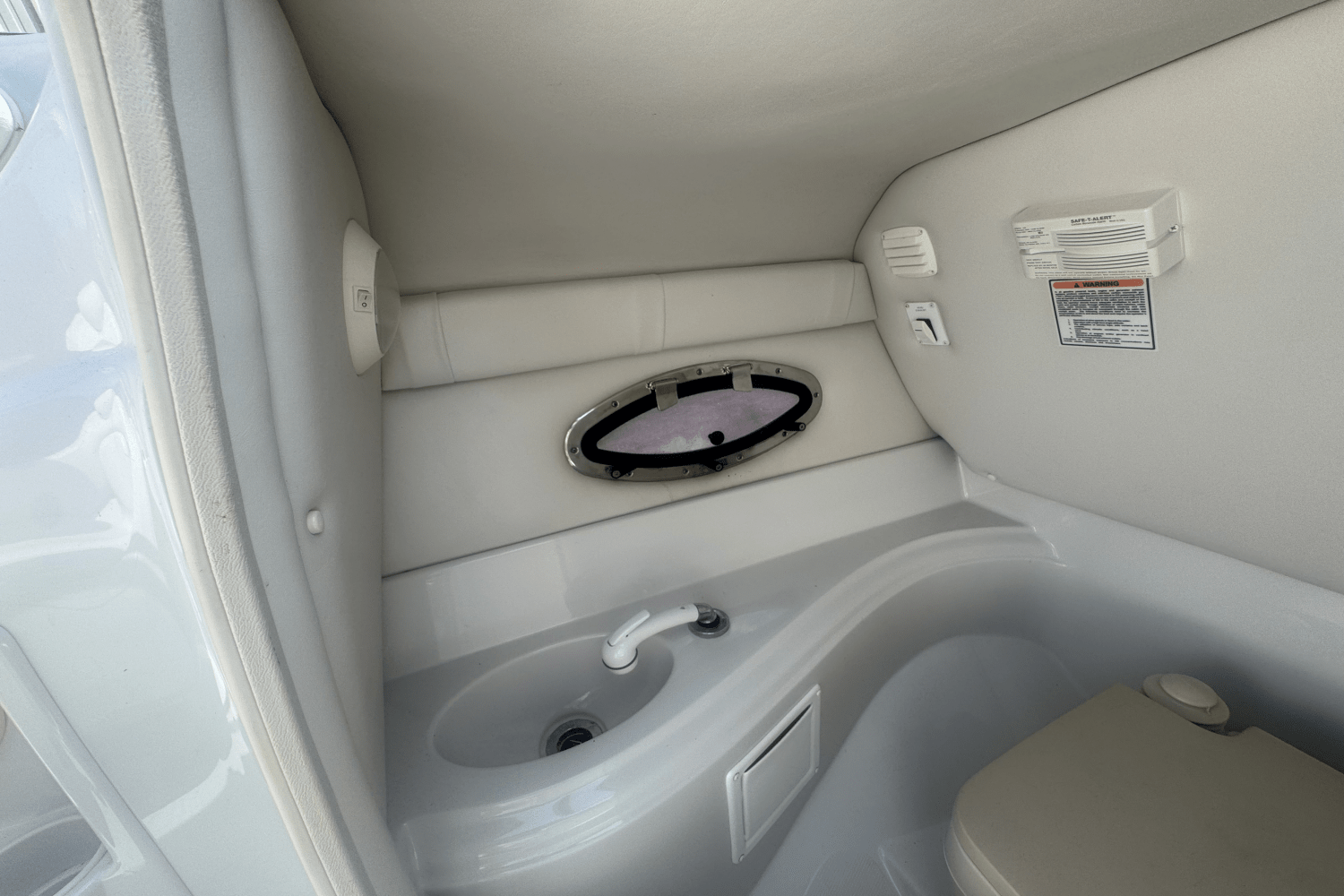 2005 Crownline 220 EX Image Thumbnail #18