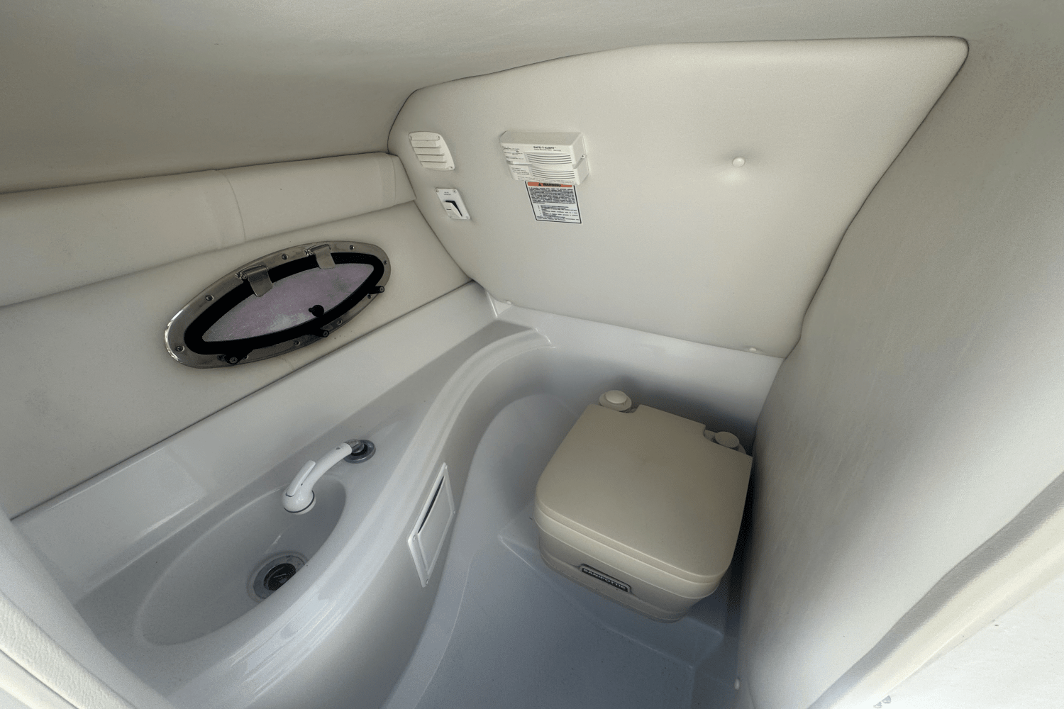 2005 Crownline 220 EX Image Thumbnail #20