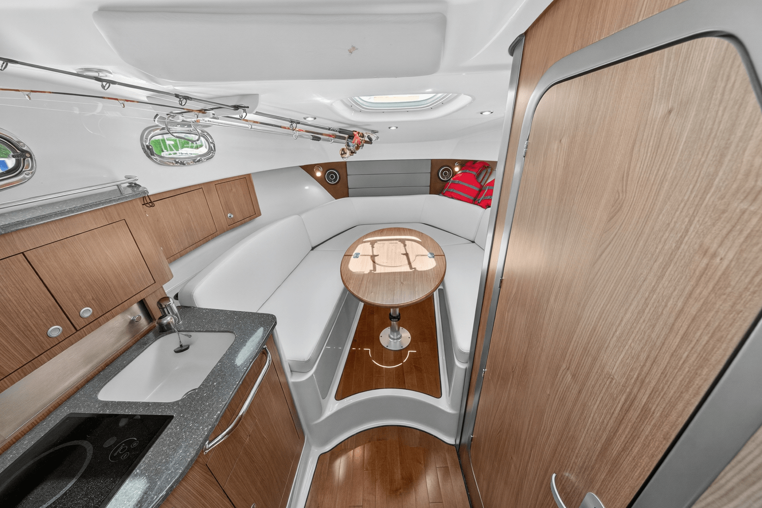 2019 Boston Whaler 315 CONQUEST Image Thumbnail #37