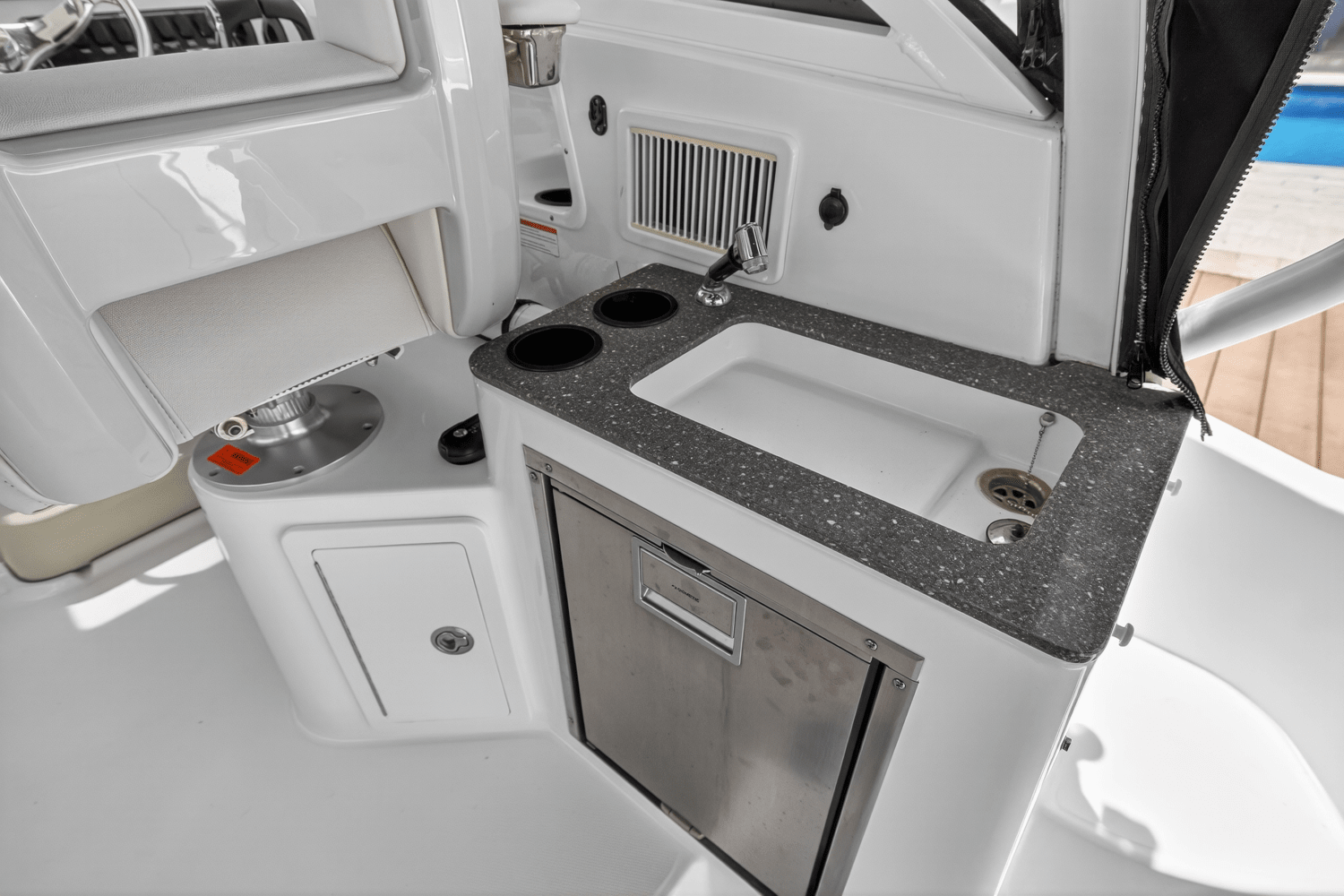 2019 Boston Whaler 315 CONQUEST Image Thumbnail #18