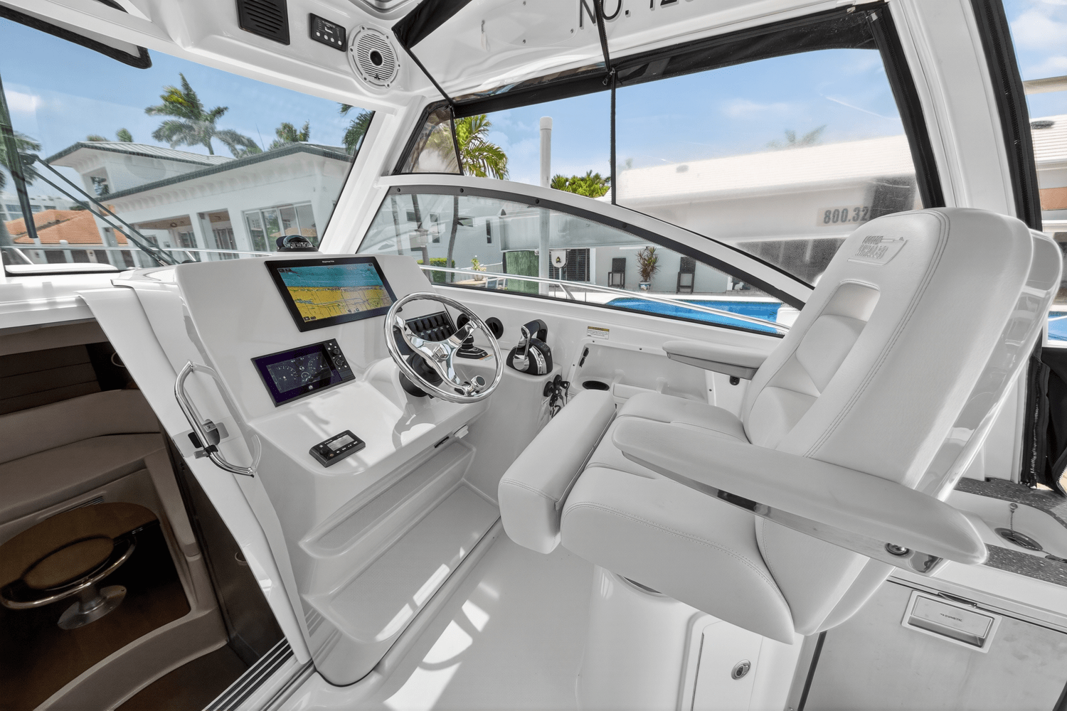 2019 Boston Whaler 315 CONQUEST Image Thumbnail #21