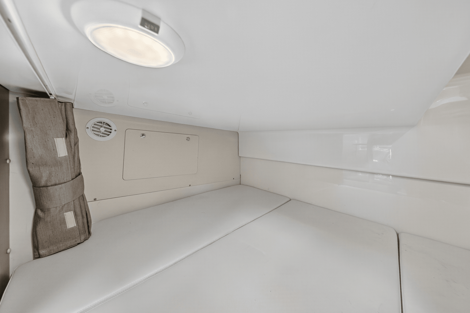 2019 Boston Whaler 315 CONQUEST Image Thumbnail #31