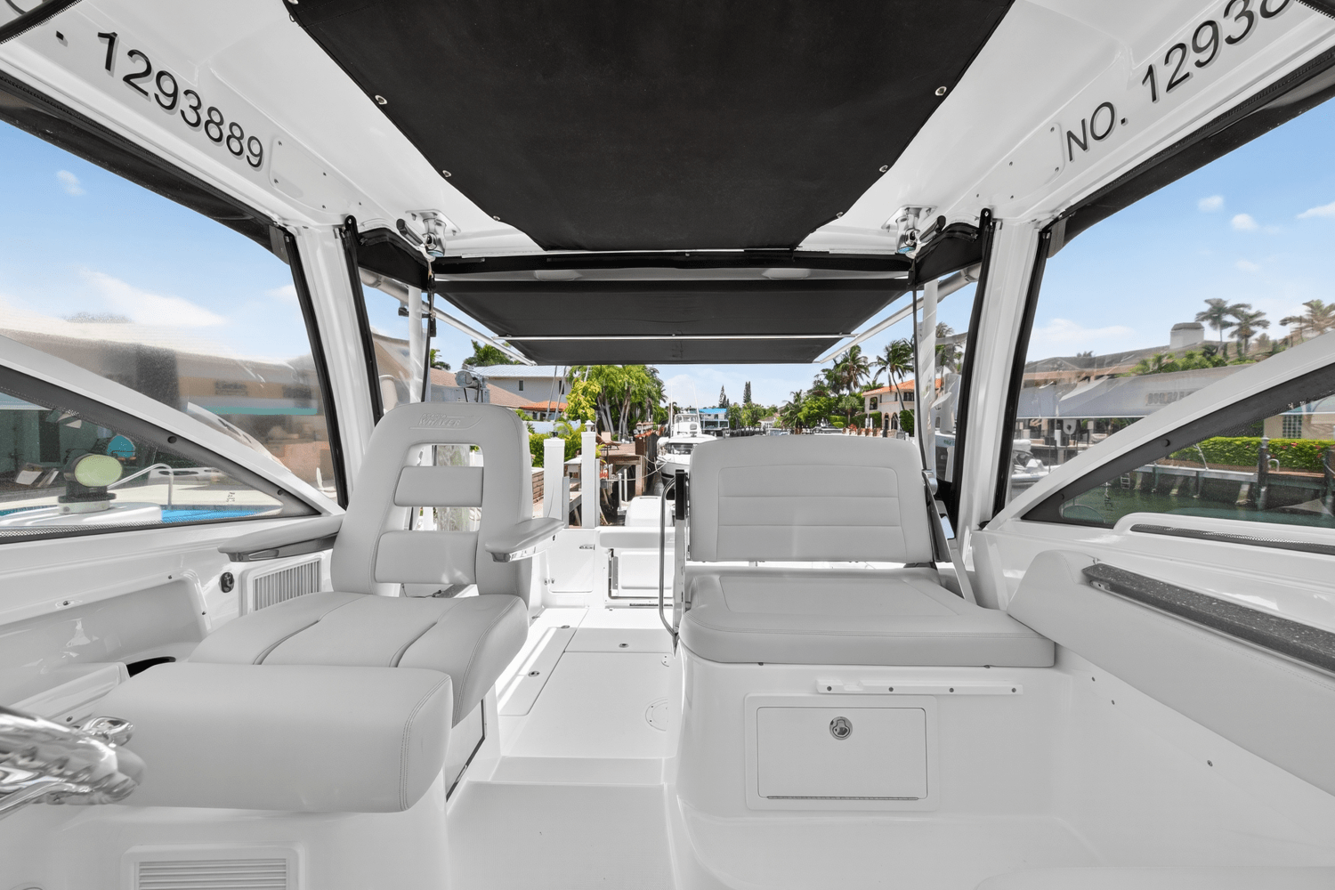 2019 Boston Whaler 315 CONQUEST Image Thumbnail #19