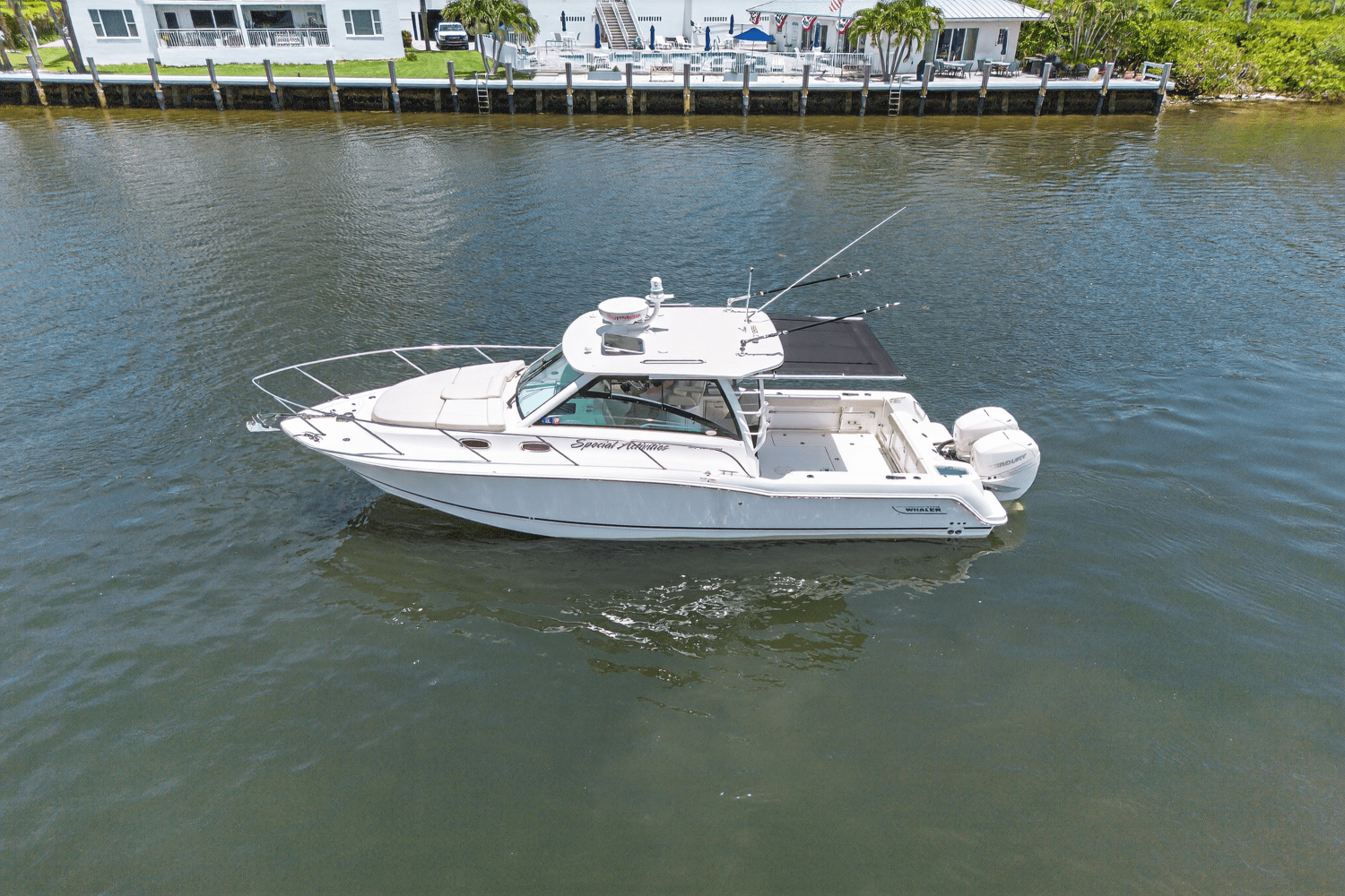 2019 Boston Whaler 315 CONQUEST Image Thumbnail #2