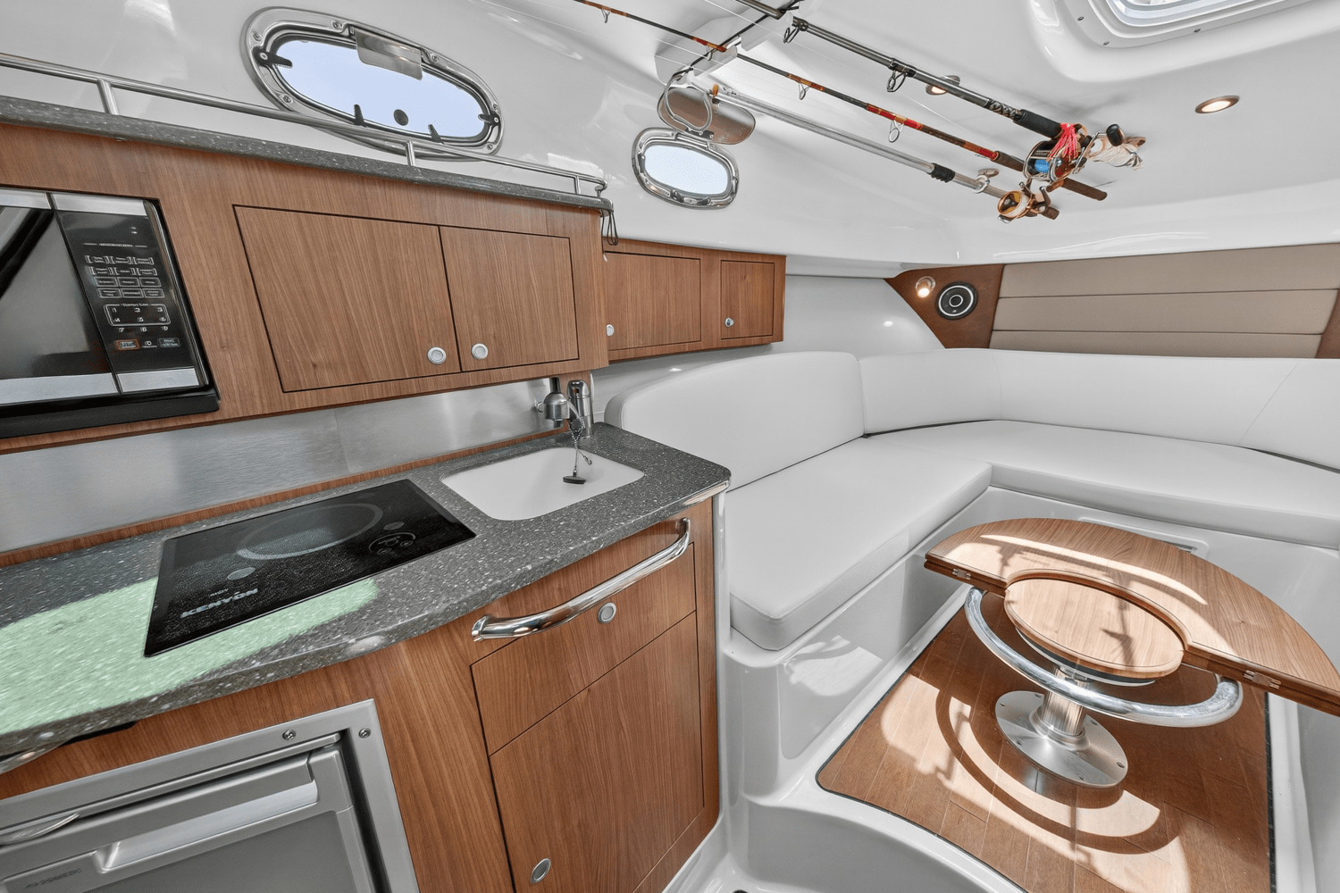 2019 Boston Whaler 315 CONQUEST Image Thumbnail #35