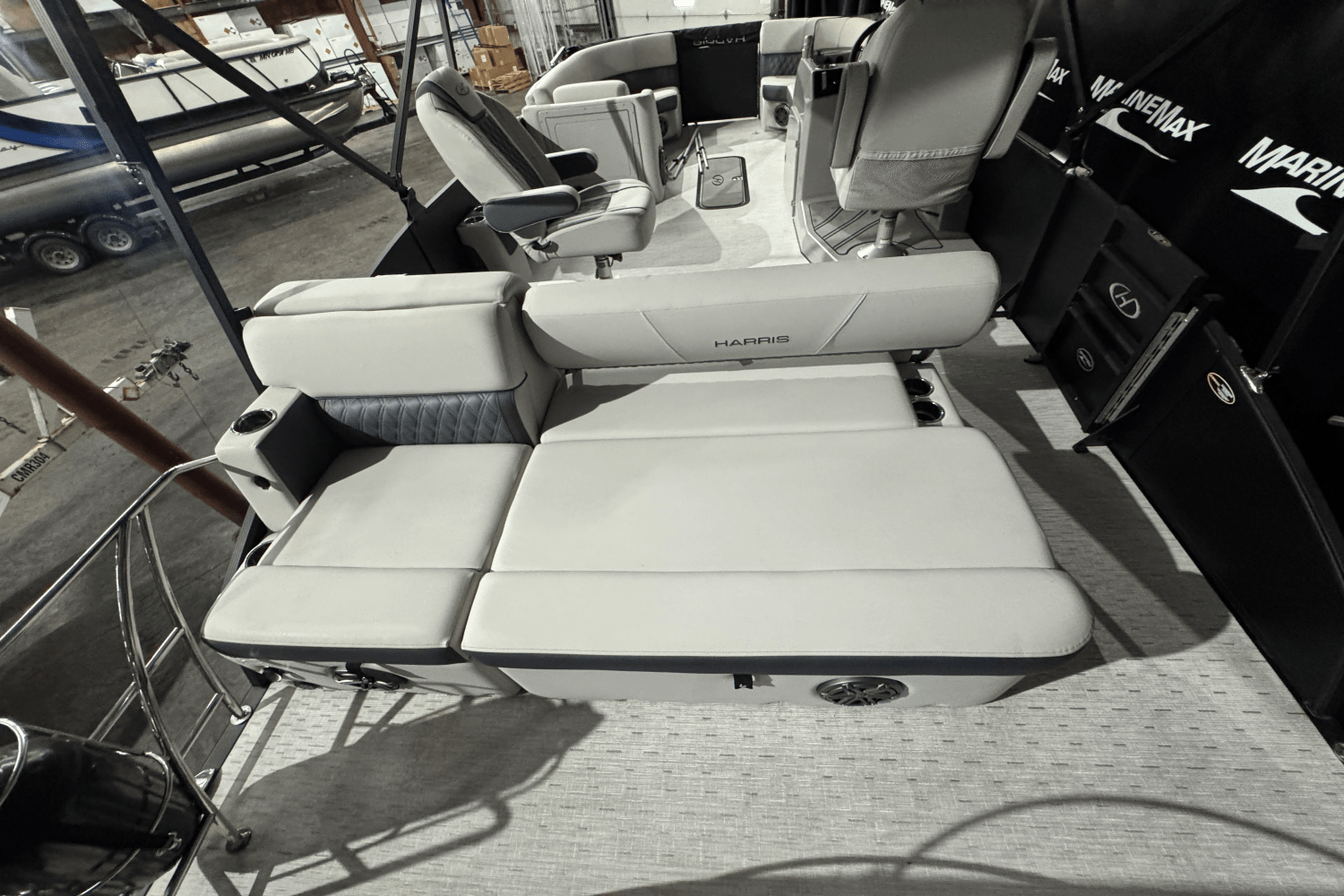 2023 Harris 230 SUNLINER Image Thumbnail #7