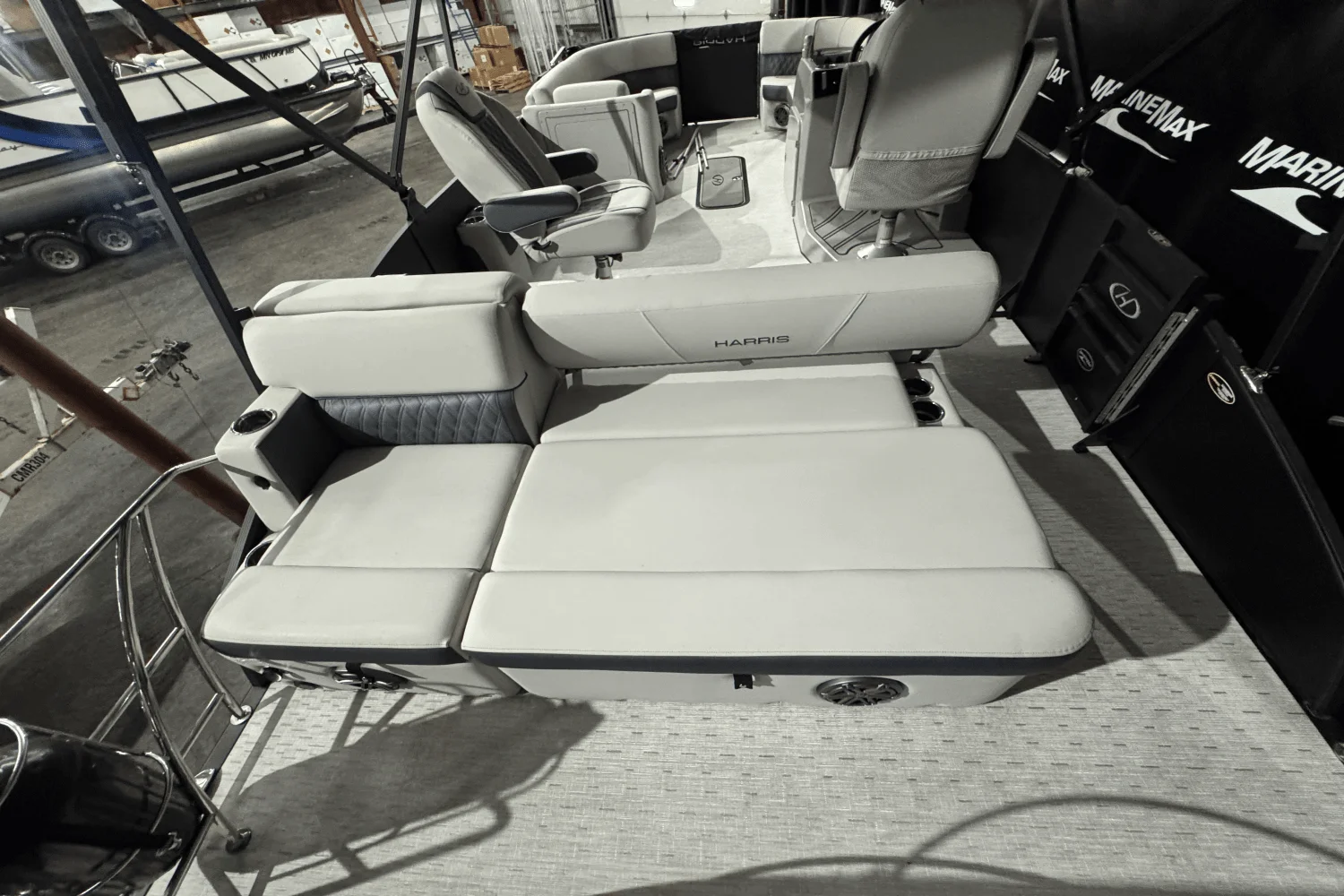 2023 Harris 230 SUNLINER Image Thumbnail #7