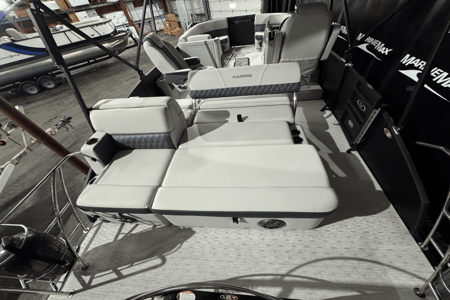 2023 Harris 230 SUNLINER Image Thumbnail #8