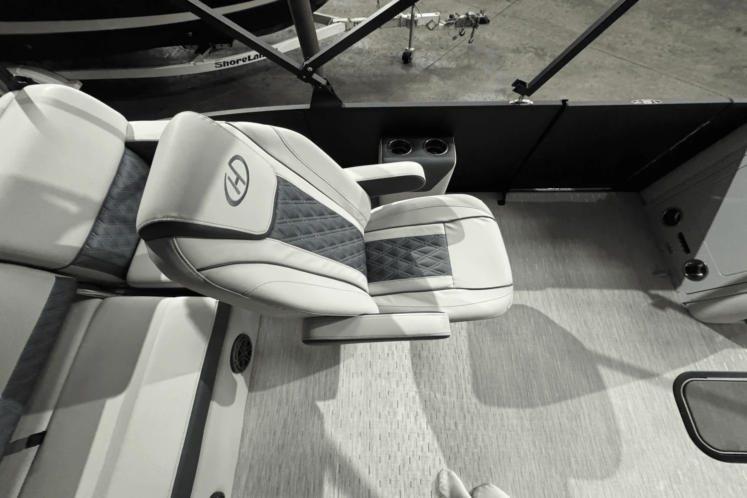 2023 Harris 230 SUNLINER Image Thumbnail #15