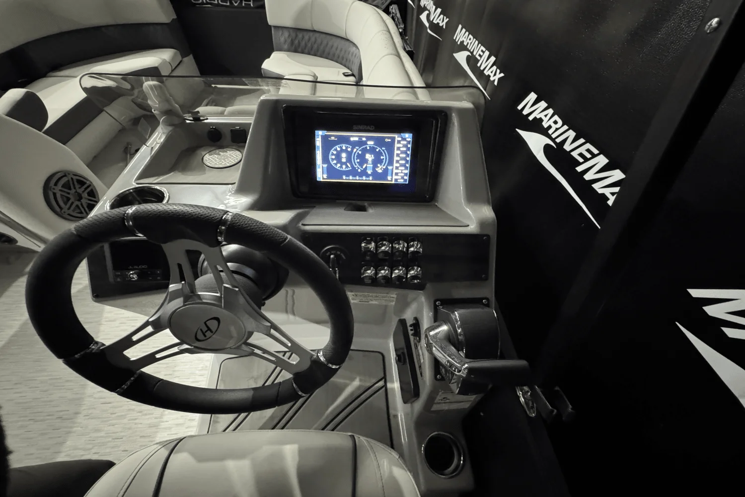 2023 Harris 230 SUNLINER Image Thumbnail #25