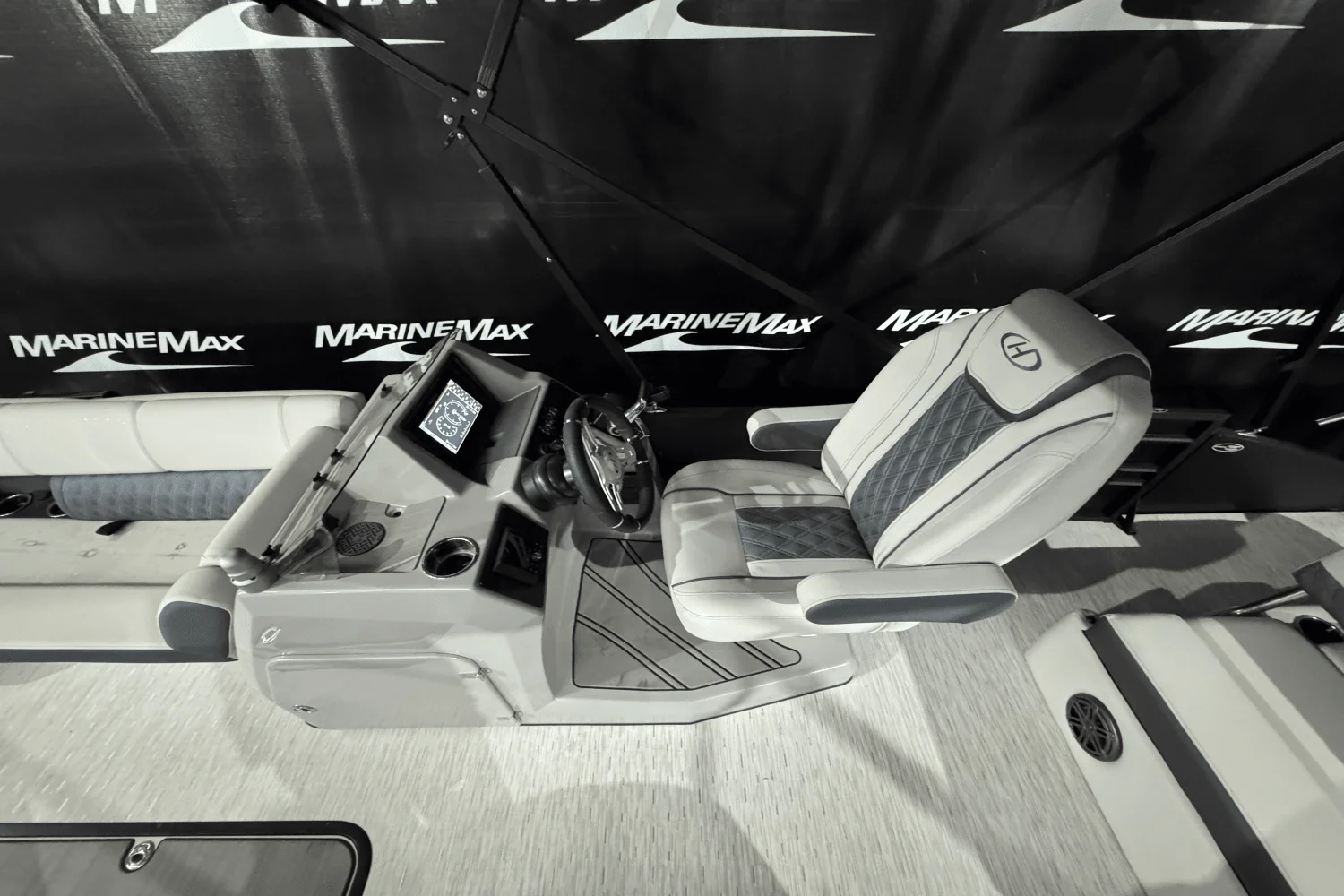 2023 Harris 230 SUNLINER Image Thumbnail #21