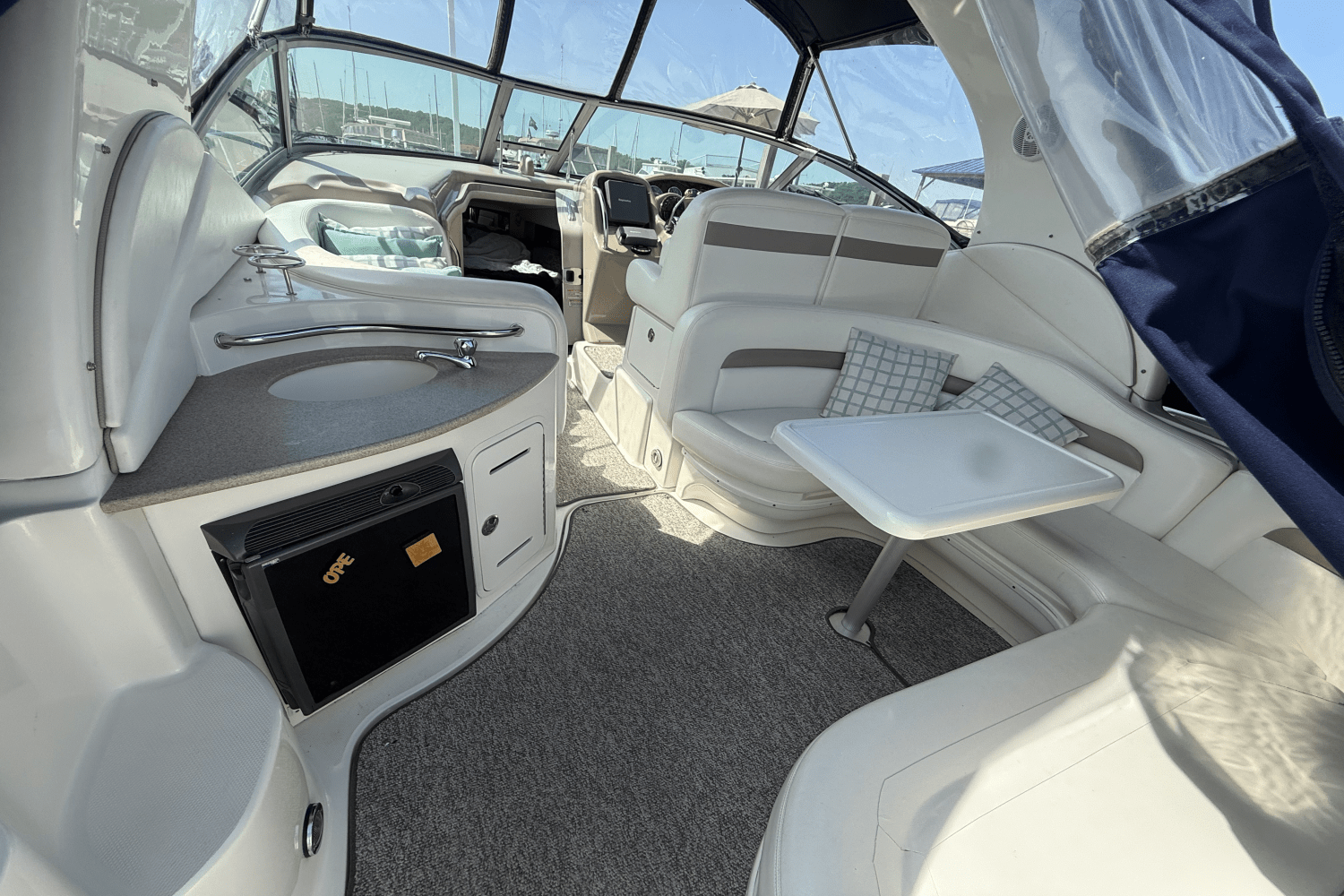 2004 Sea Ray 320 SUNDANCER Image Thumbnail #3