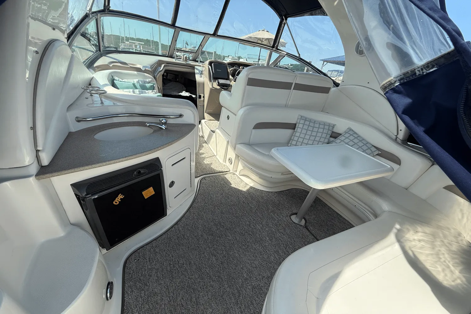 2004 Sea Ray 320 SUNDANCER Image Thumbnail #3