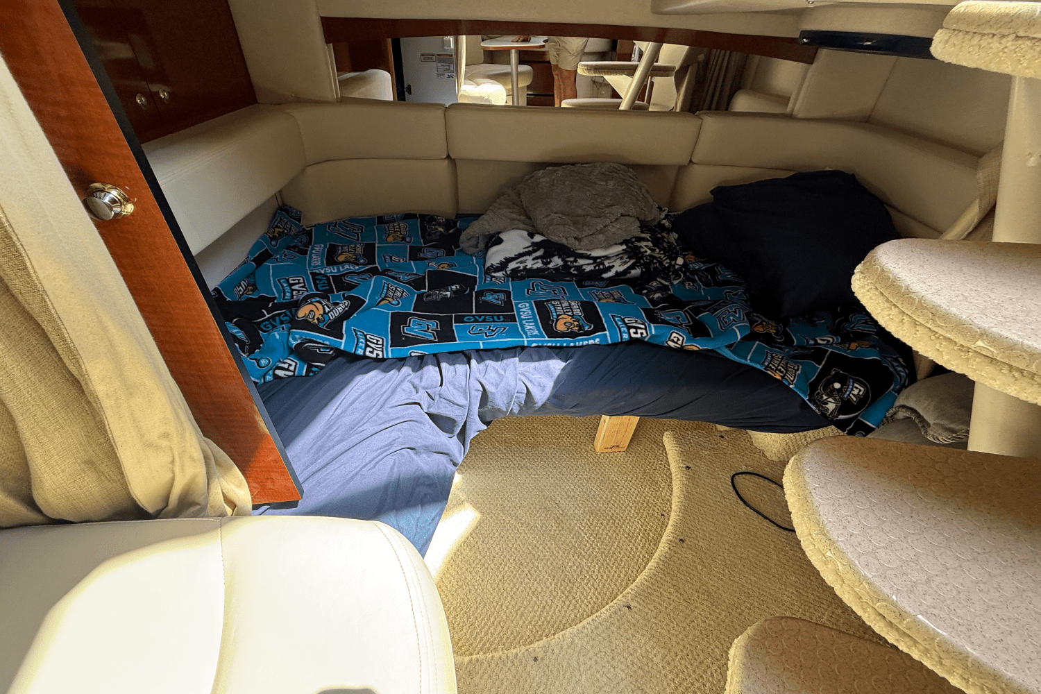 2004 Sea Ray 320 SUNDANCER Image Thumbnail #14