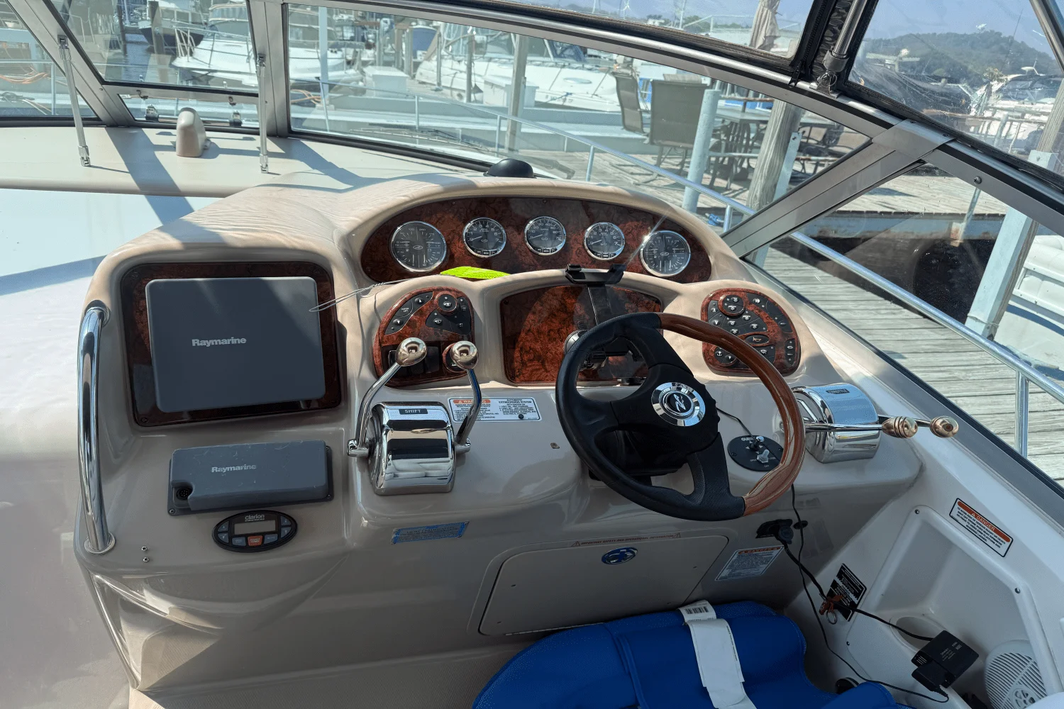 2004 Sea Ray 320 SUNDANCER Image Thumbnail #7