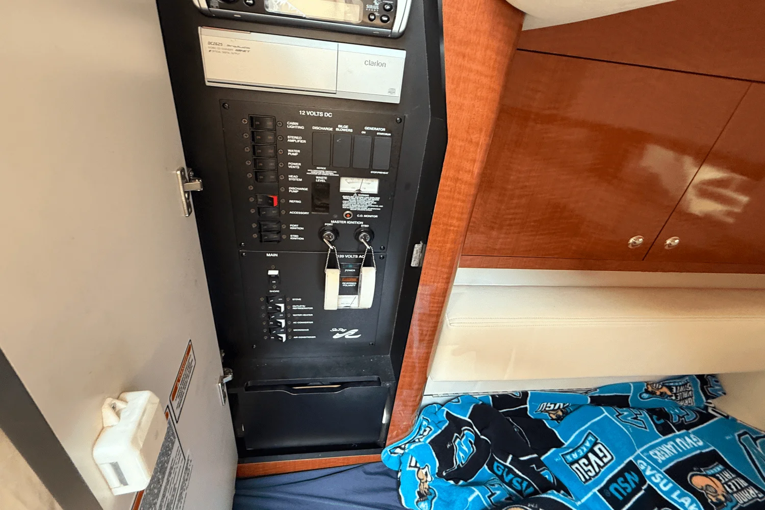 2004 Sea Ray 320 SUNDANCER Image Thumbnail #15