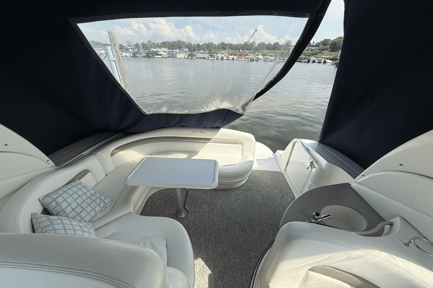 2004 Sea Ray 320 SUNDANCER Image Thumbnail #4