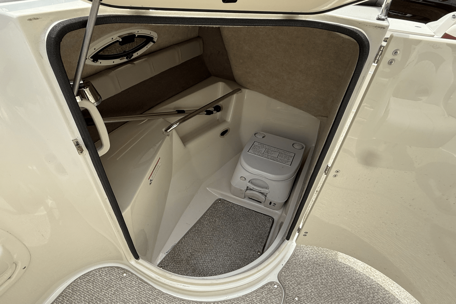 2013 Stingray 215 LR Image Thumbnail #12
