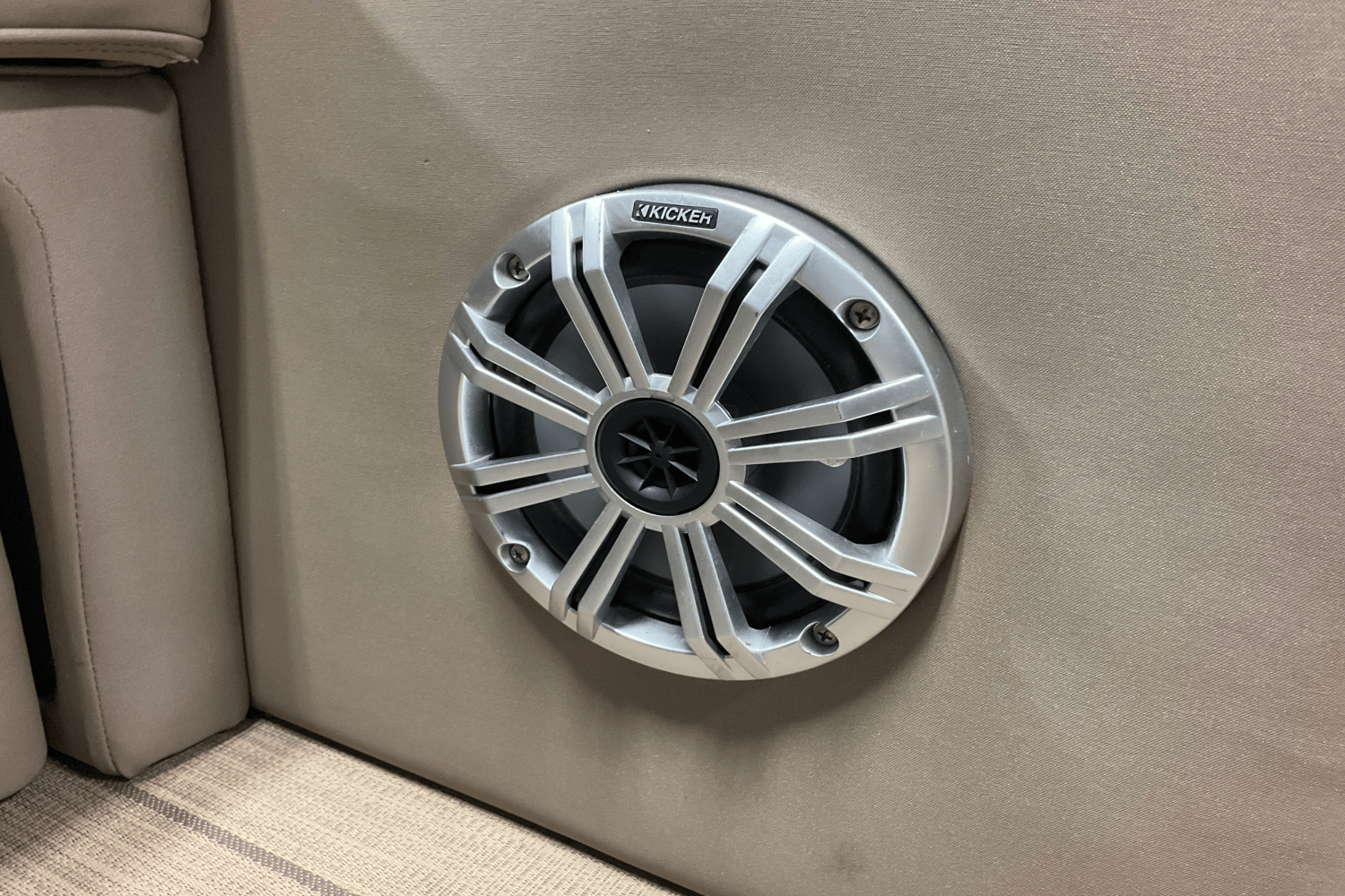 2019 Bennington 25GCW Image Thumbnail #38